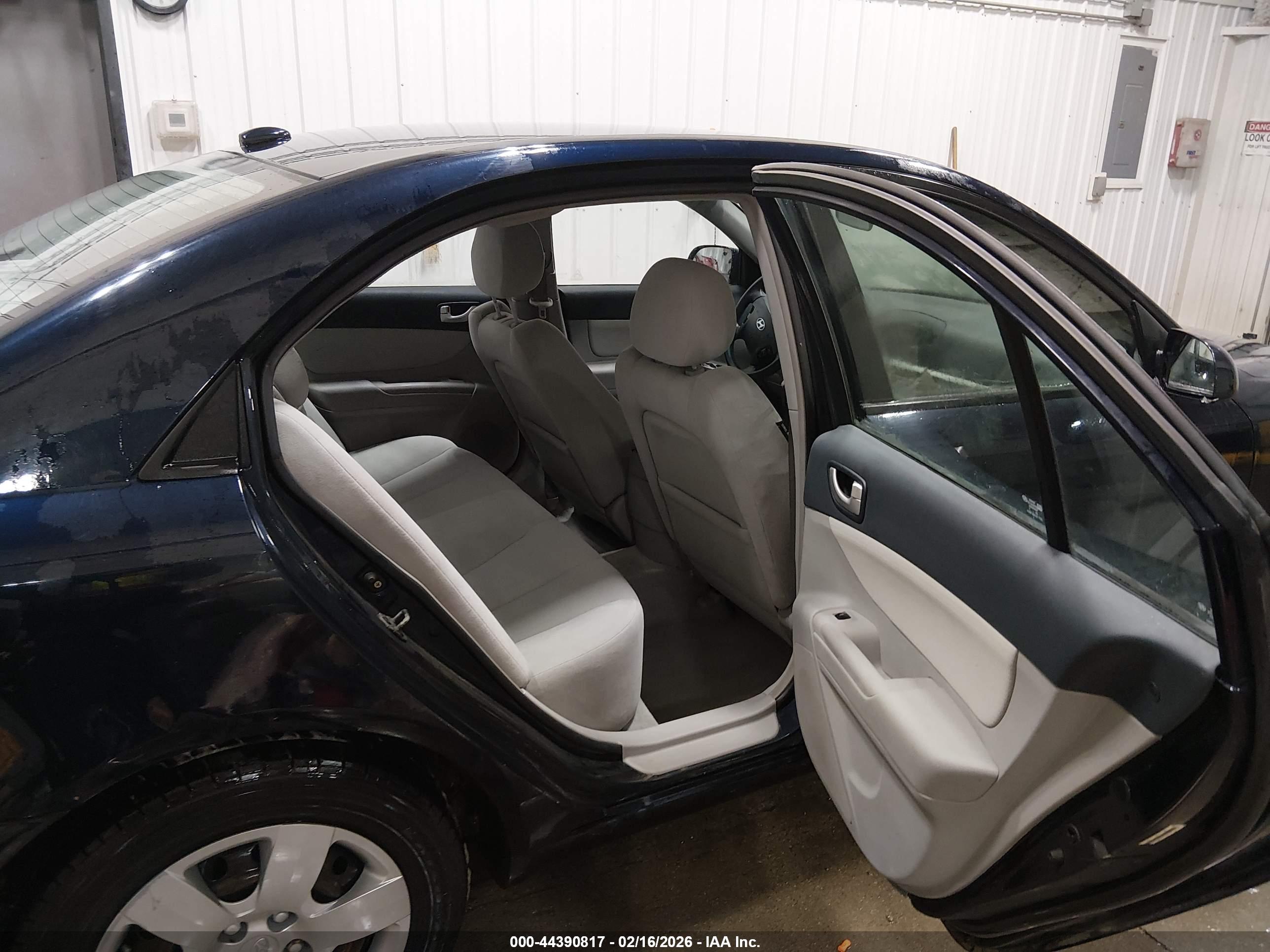 HYUNDAI SONATA image 8