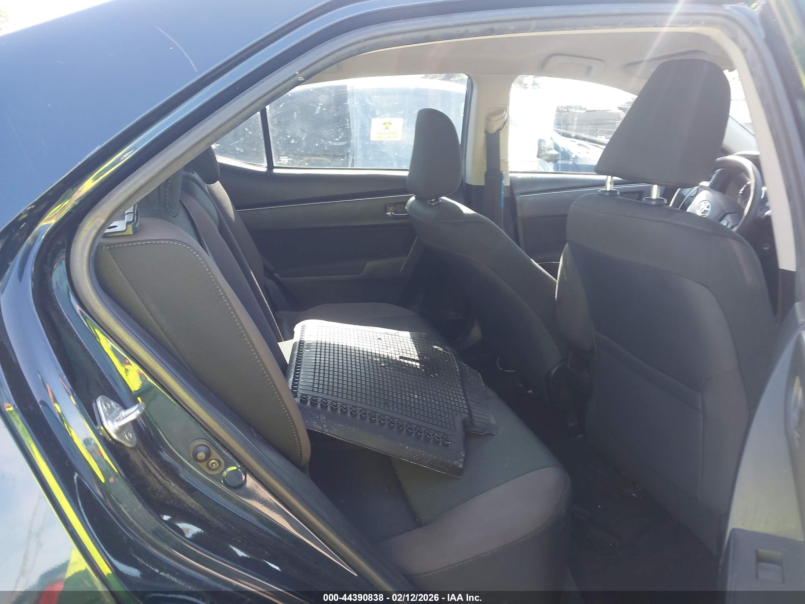 TOYOTA COROLLA image 8