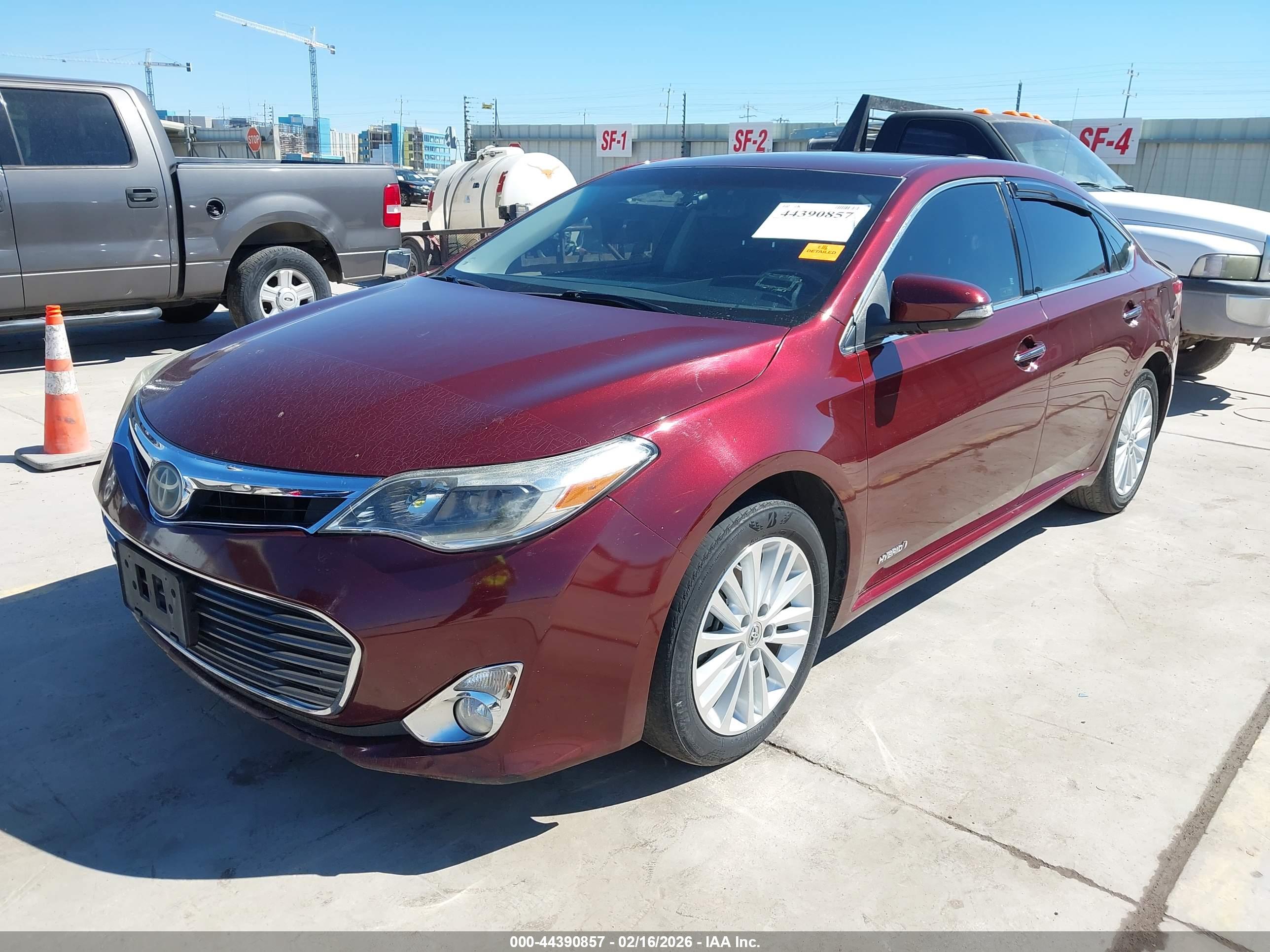 TOYOTA AVALON image 2