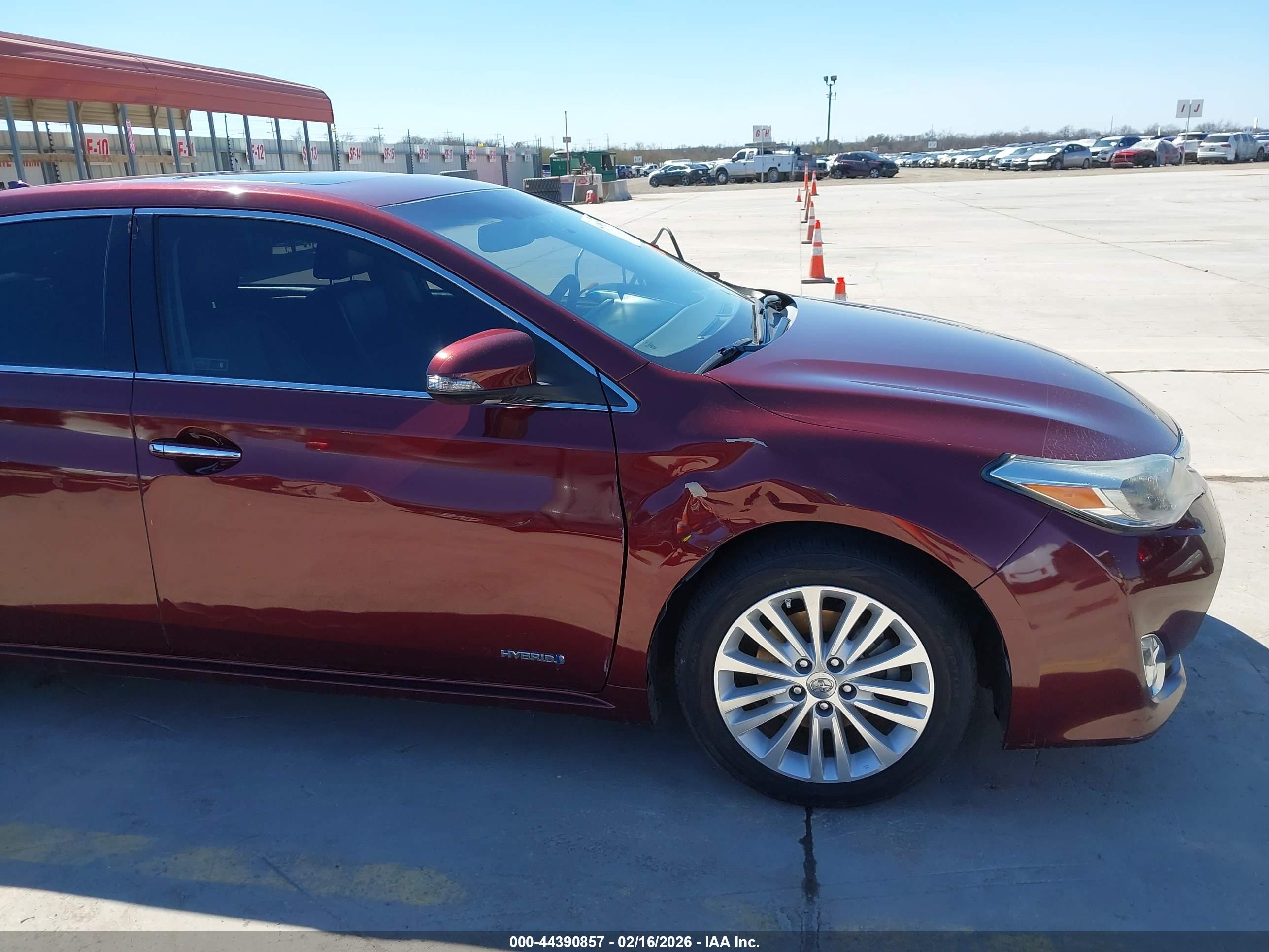 TOYOTA AVALON image 6
