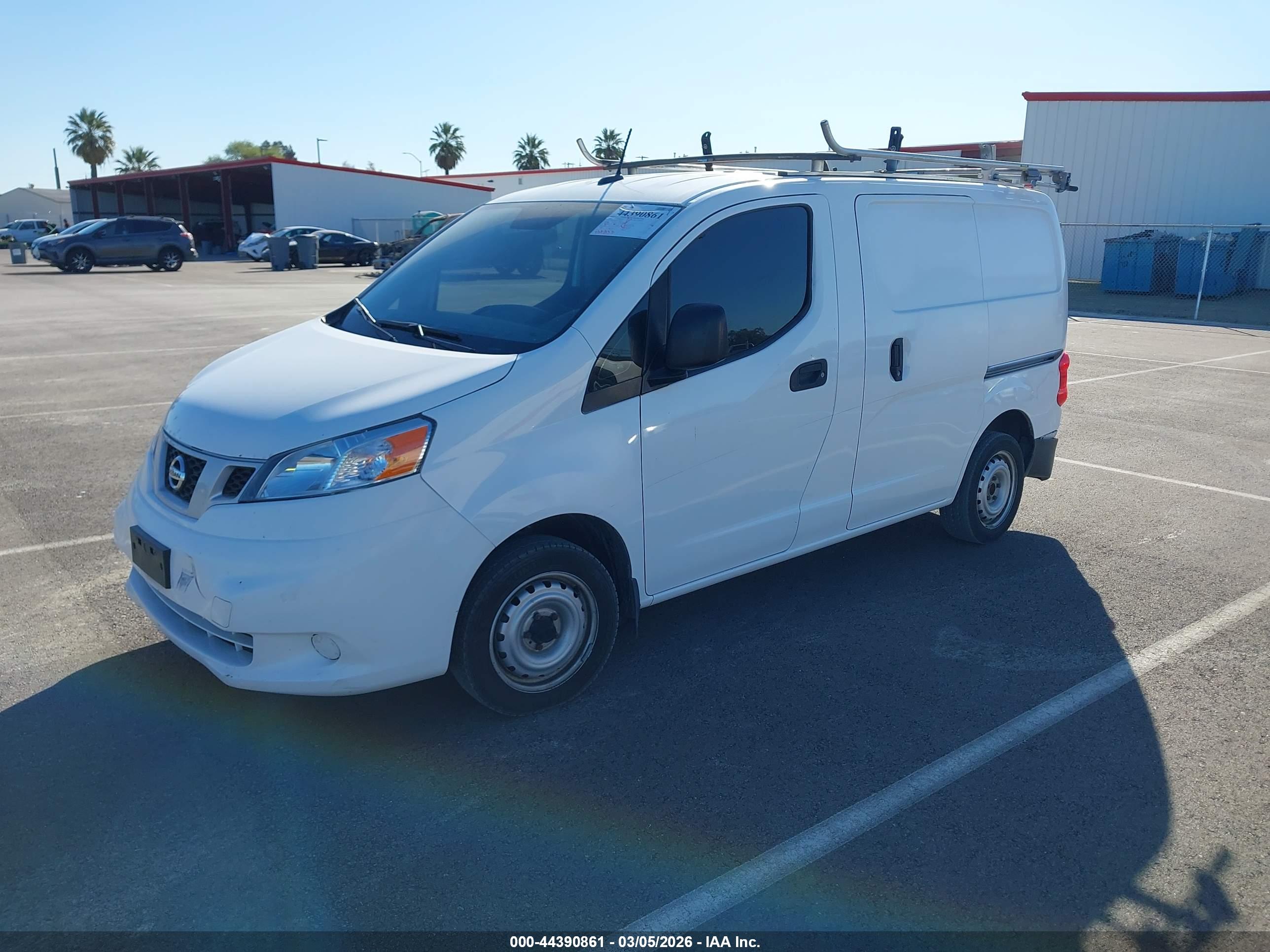 NISSAN NV200 image 2