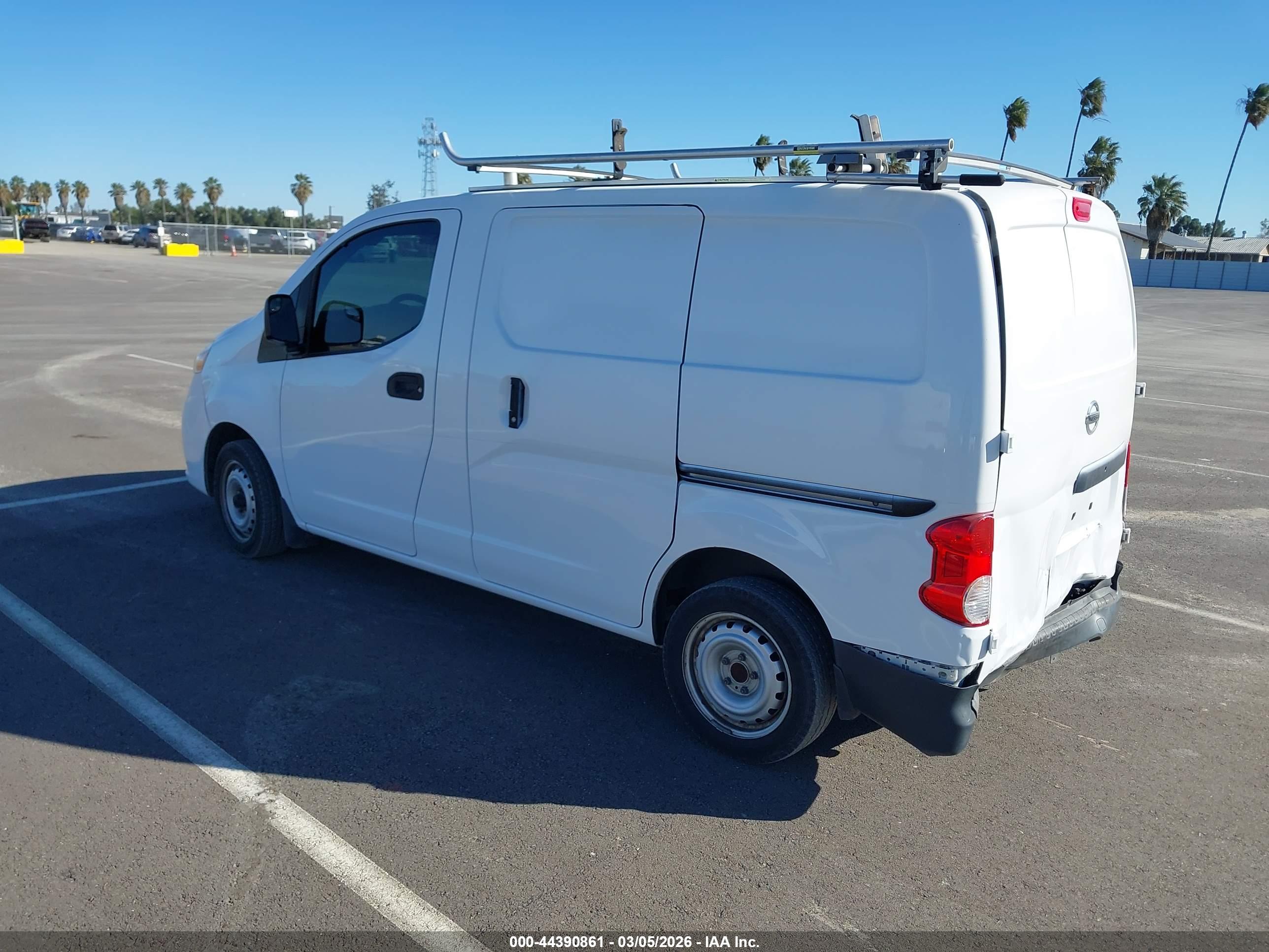 NISSAN NV200 image 3