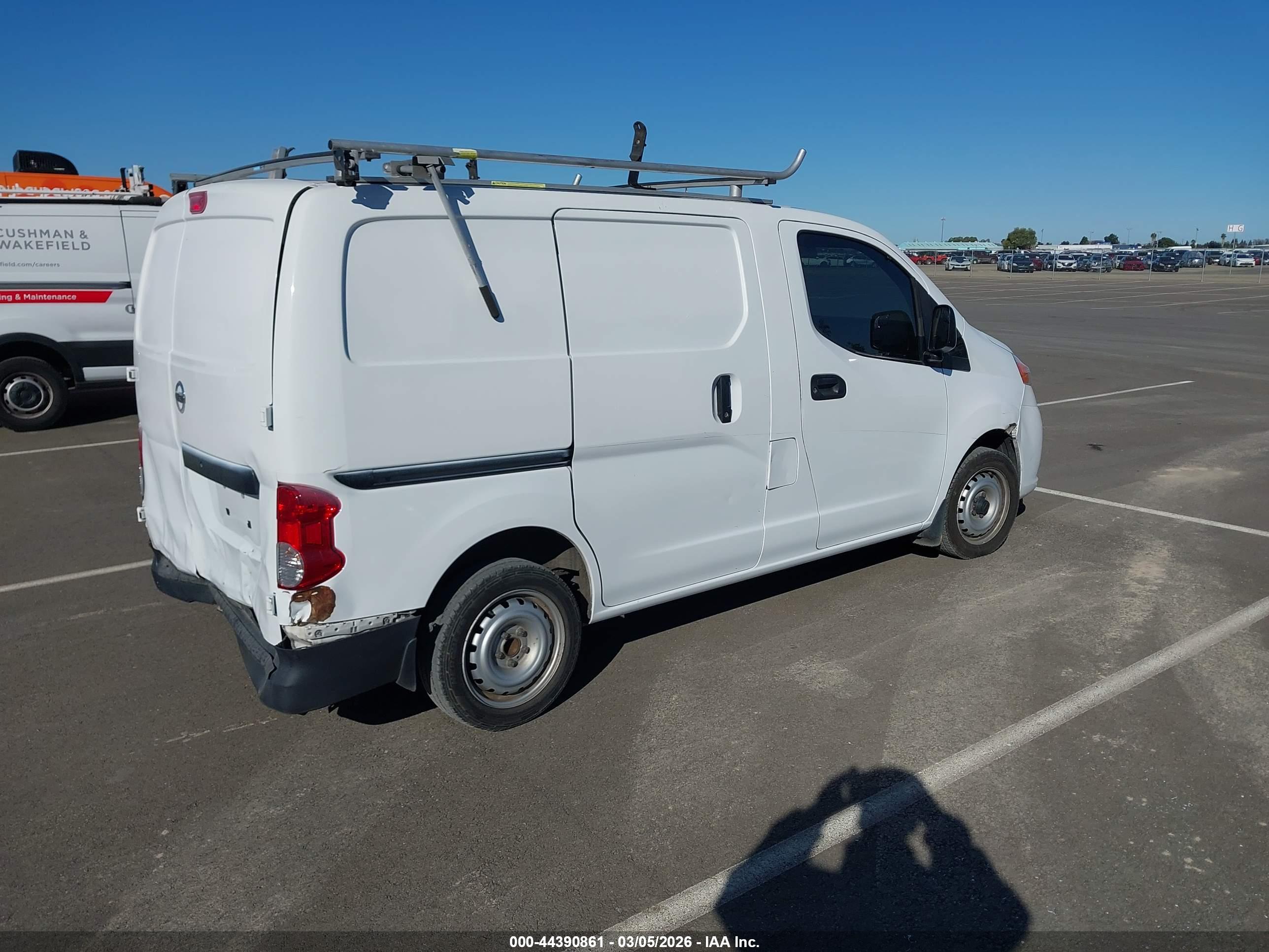 NISSAN NV200 image 4