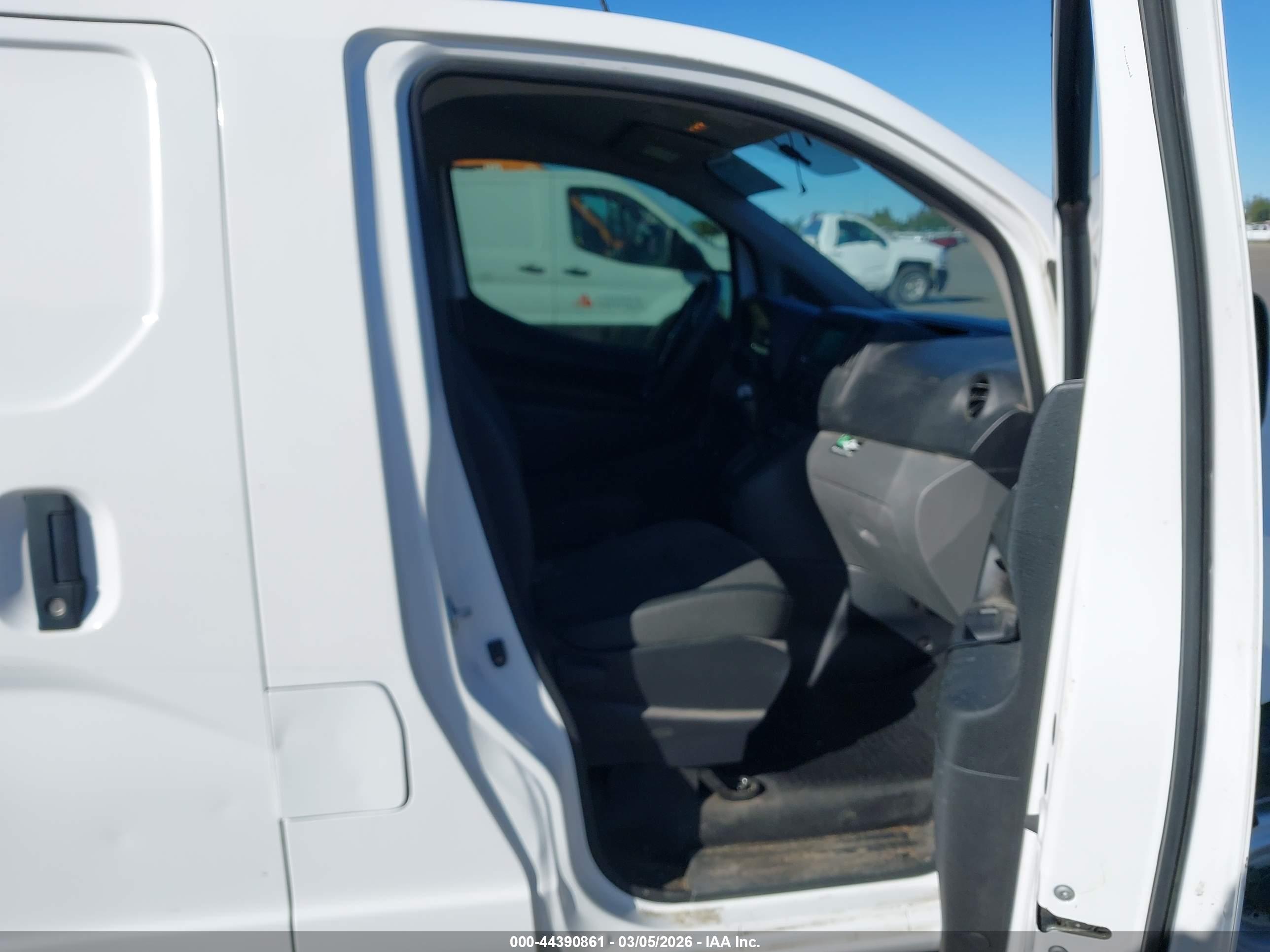 NISSAN NV200 image 5