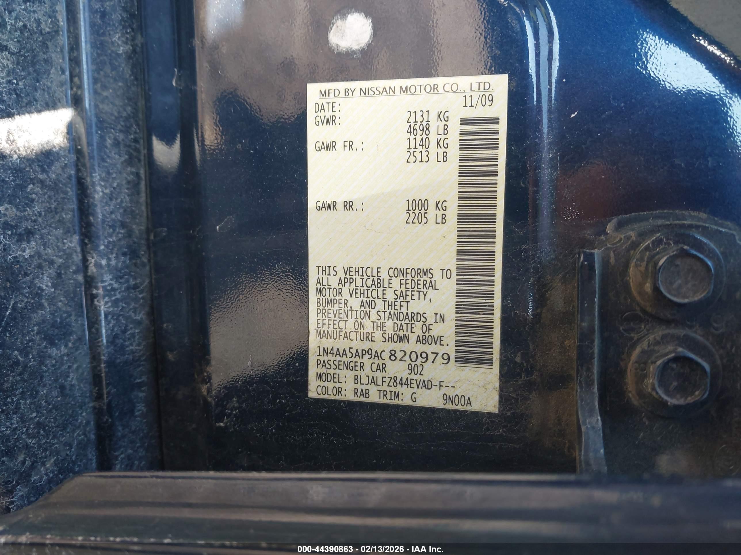 NISSAN MAXIMA image 9