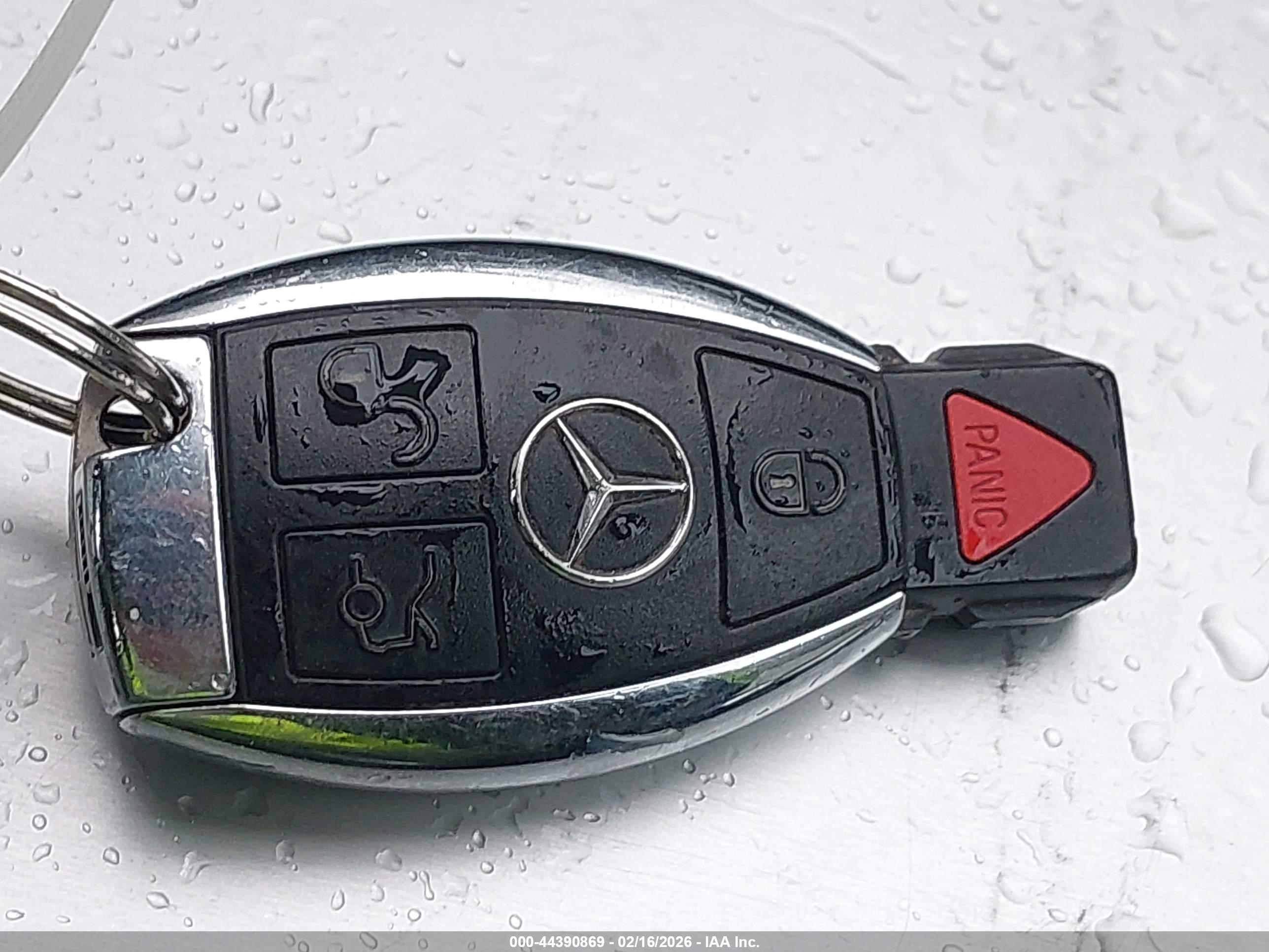 MERCEDES-BENZ E image 11
