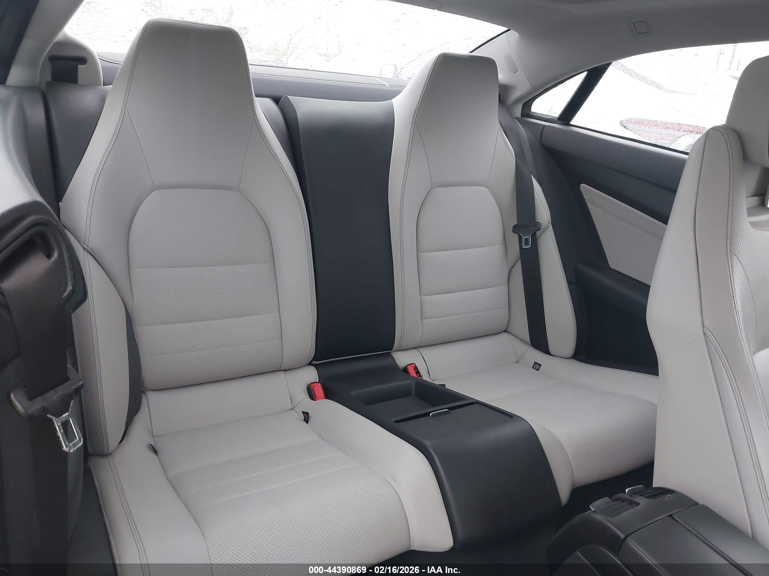 MERCEDES-BENZ E image 8