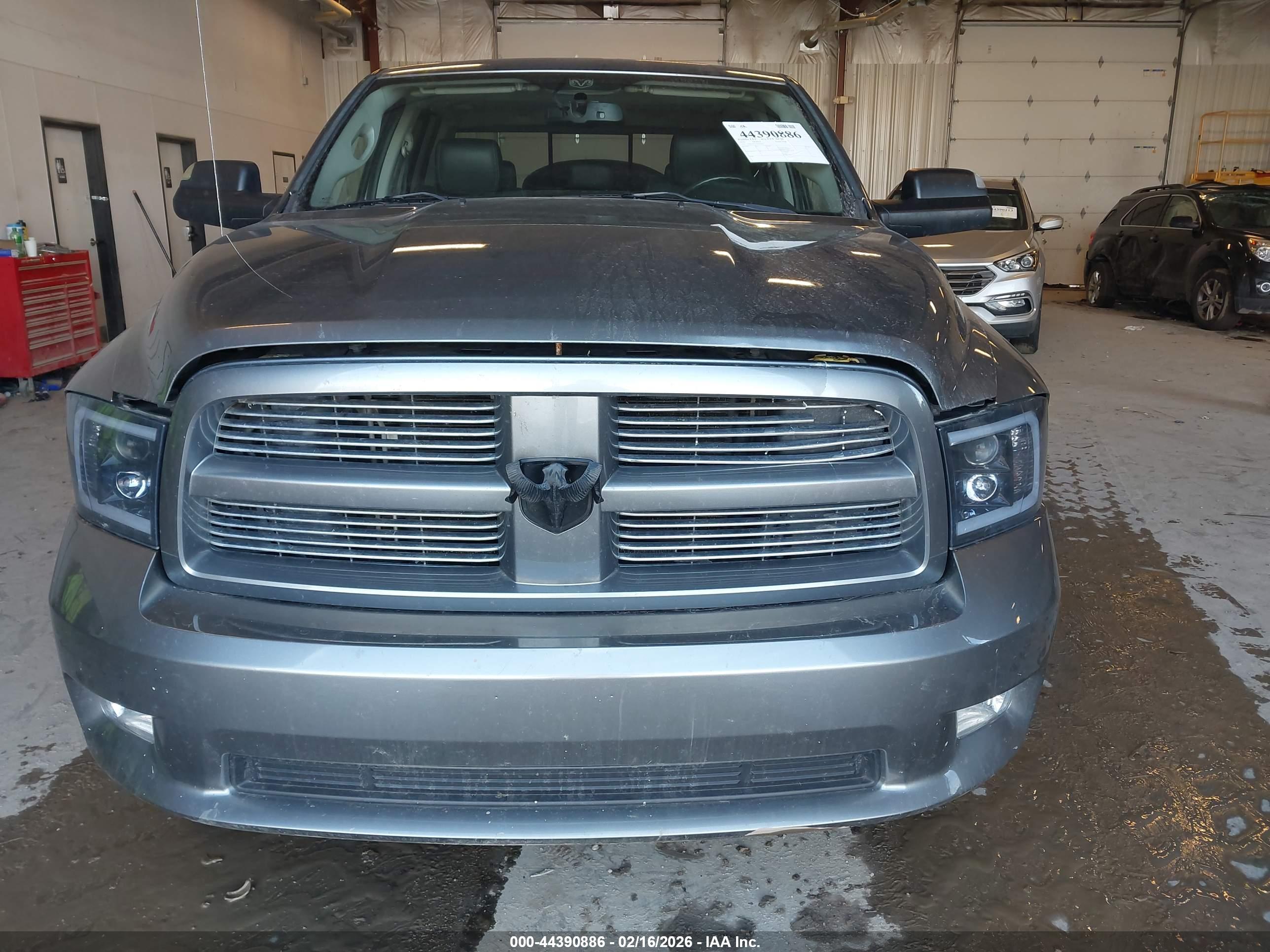 DODGE RAM image 6