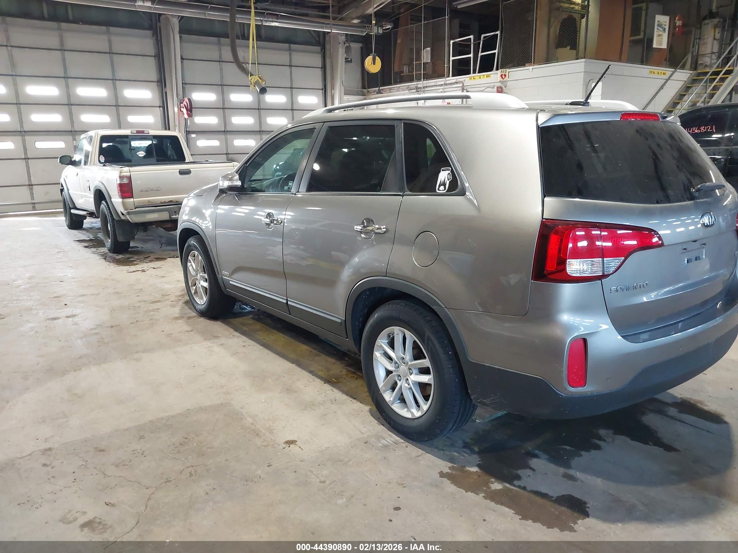 KIA SORENTO image 3