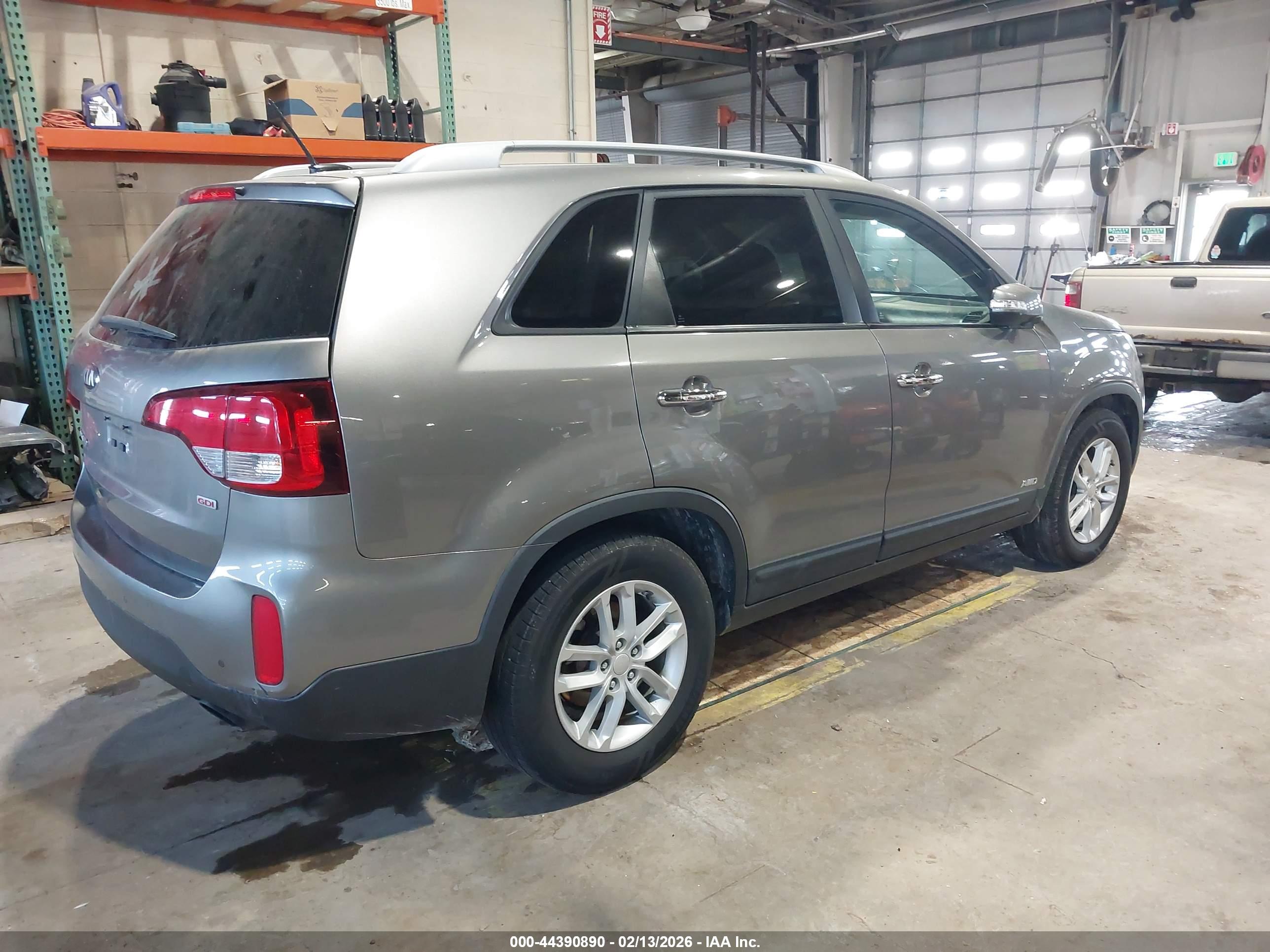 KIA SORENTO image 4