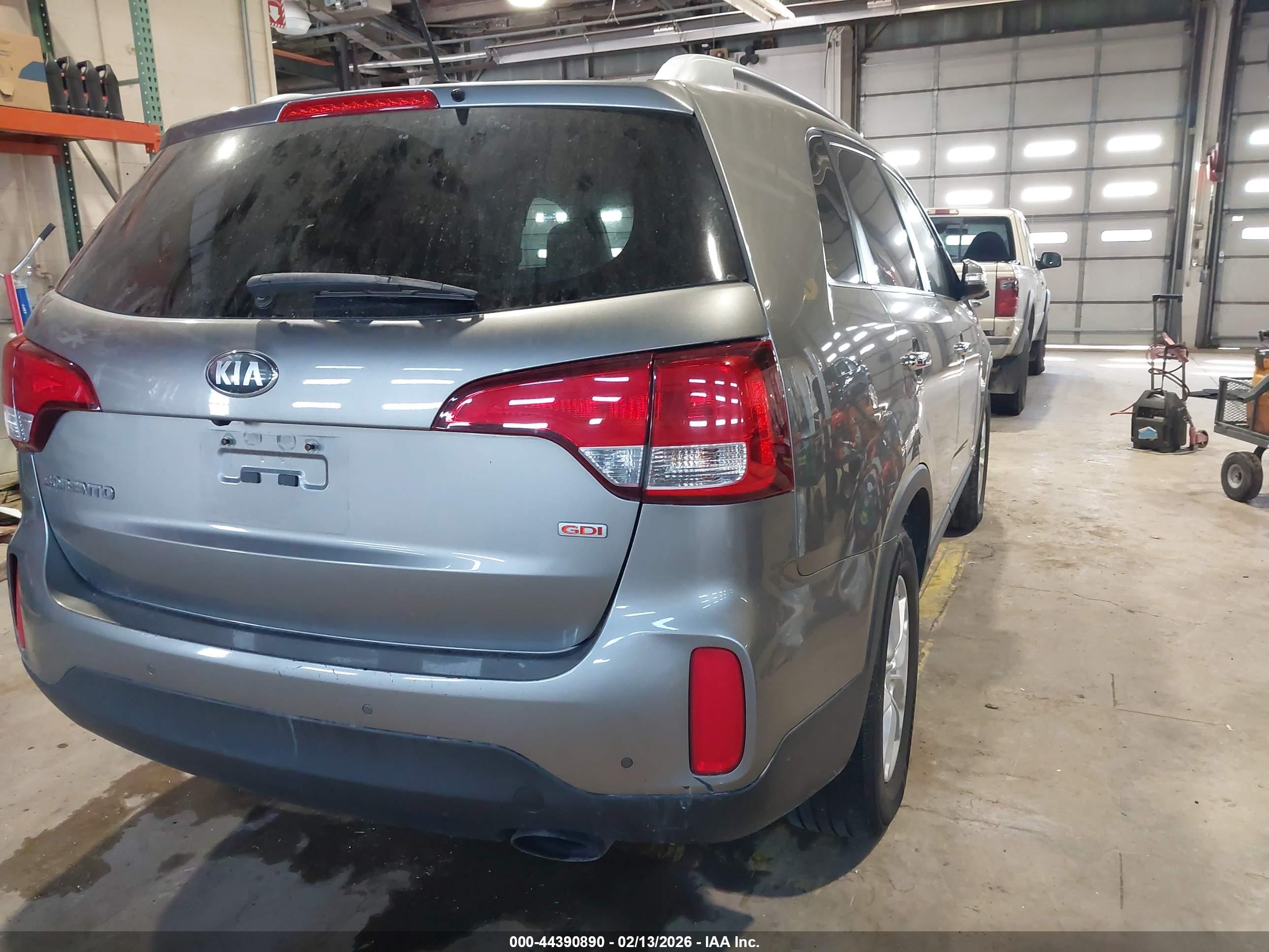 KIA SORENTO image 6