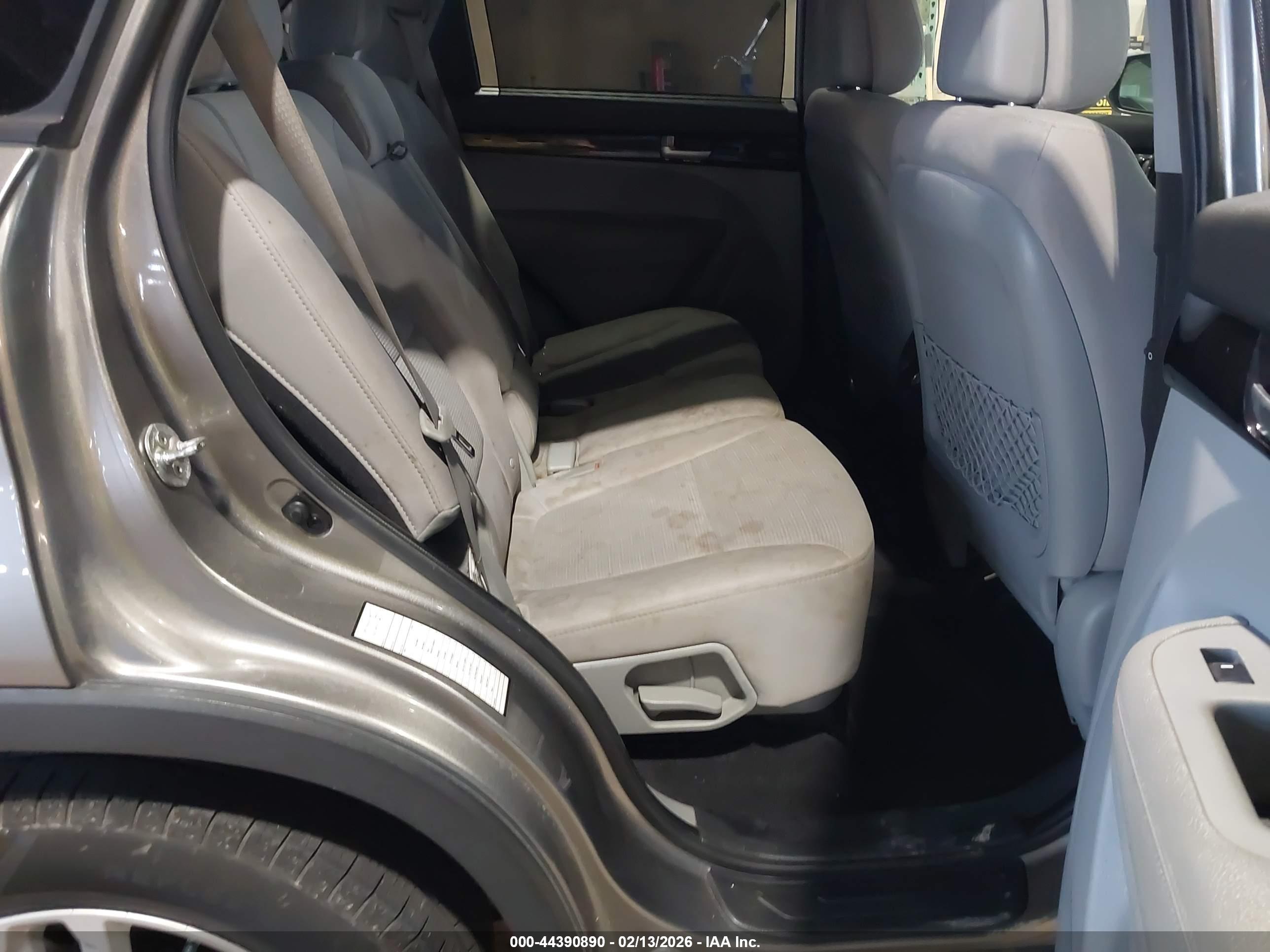 KIA SORENTO image 8