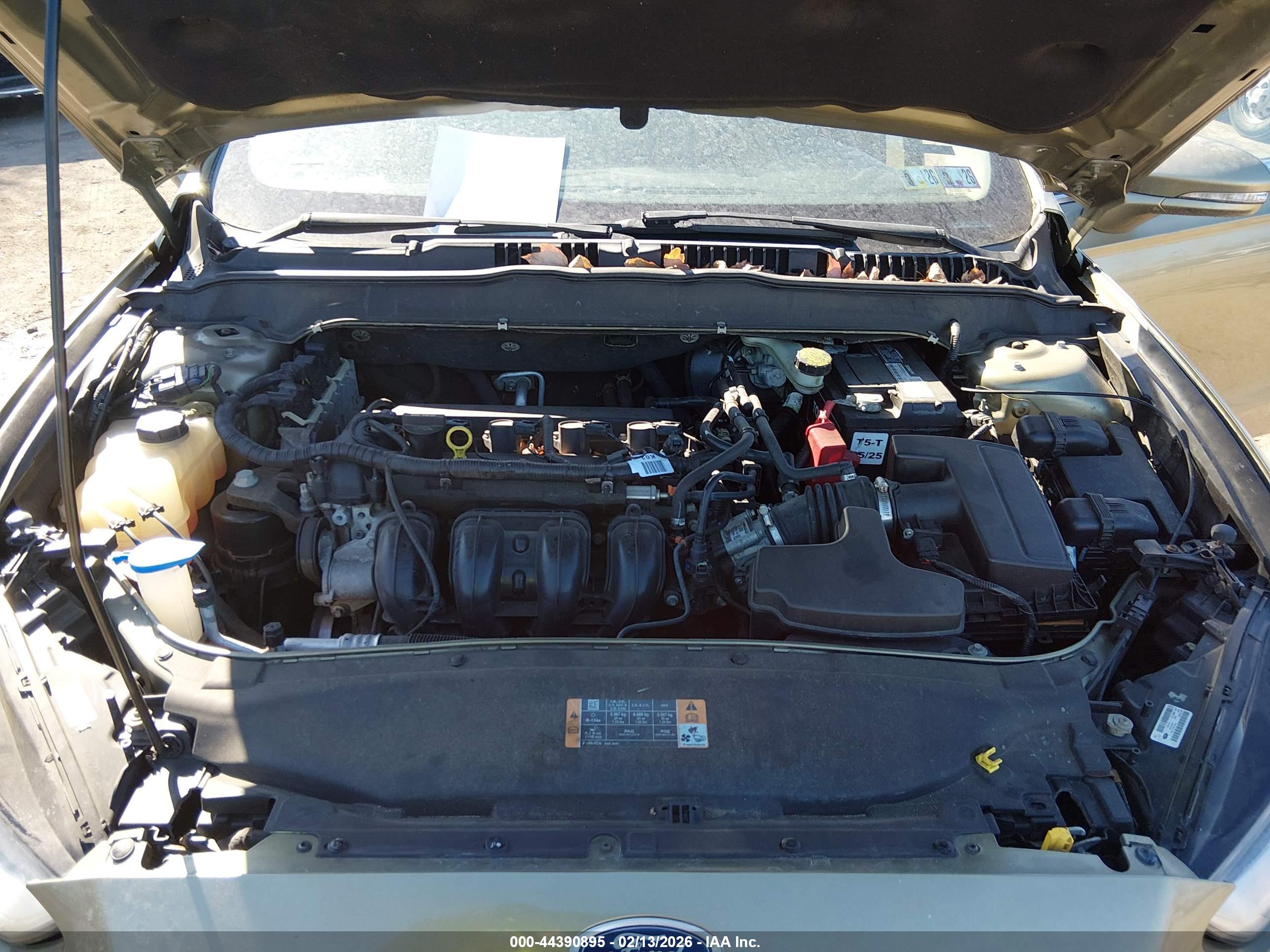 FORD FUSION image 10