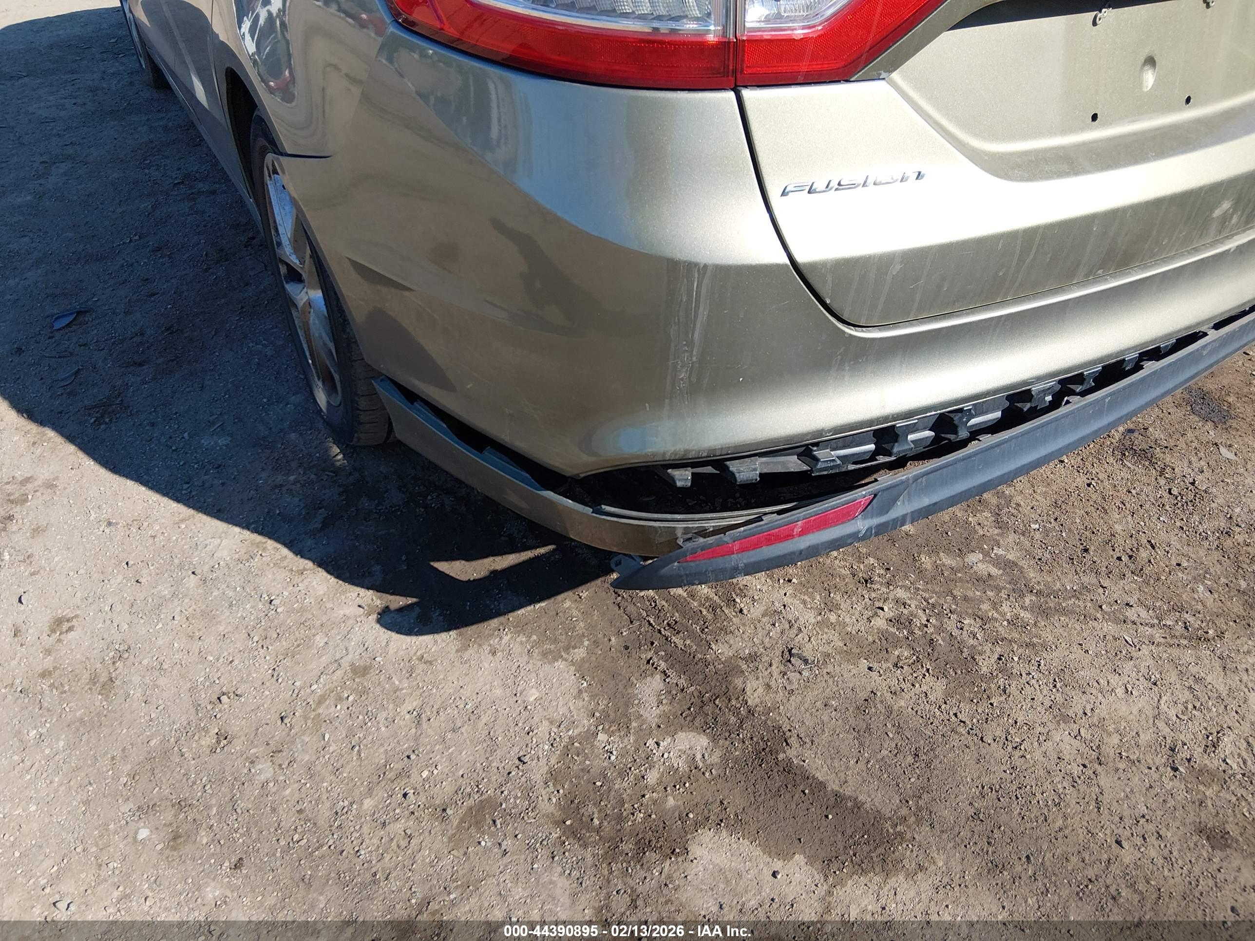 FORD FUSION image 6