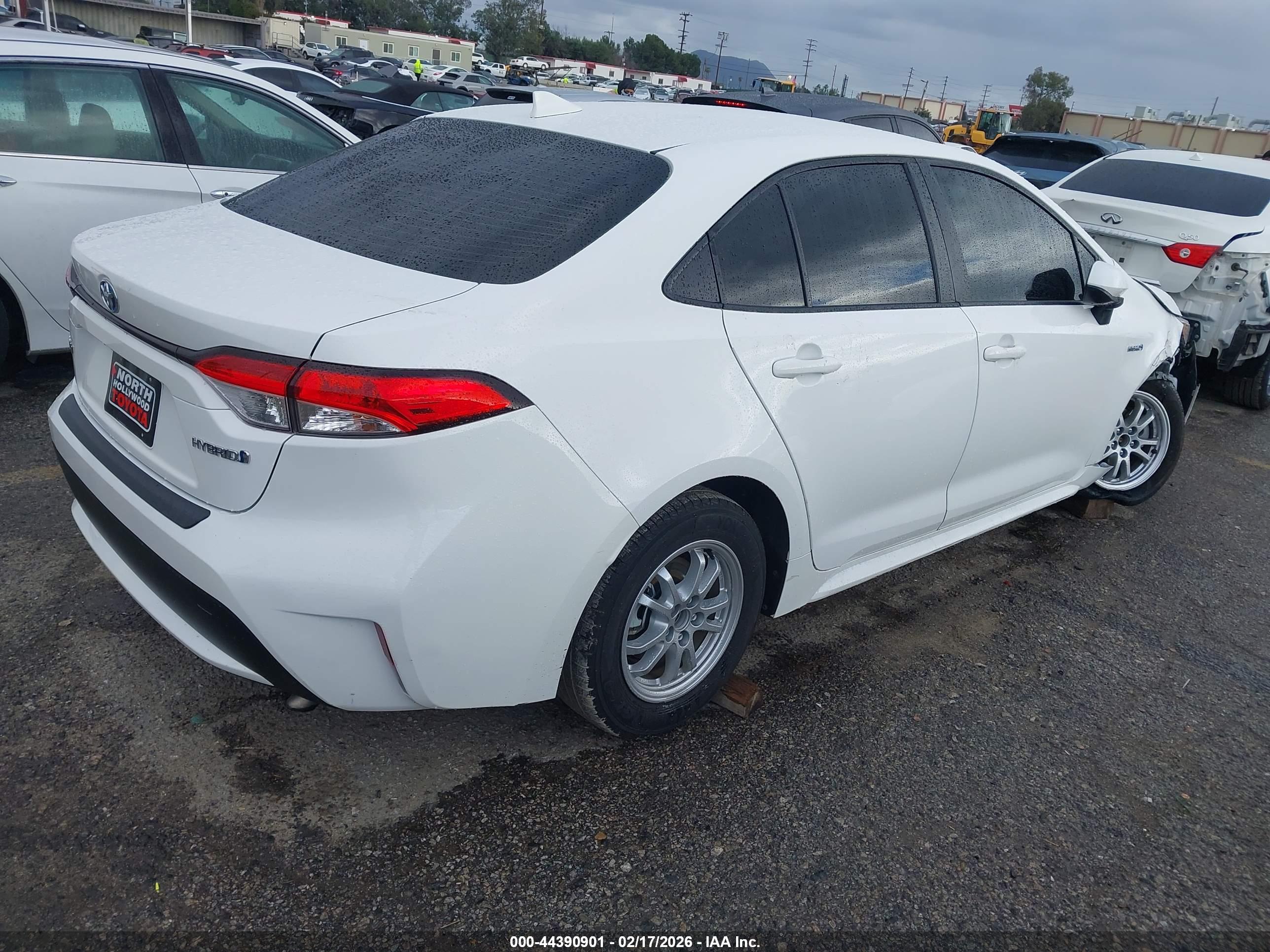 TOYOTA COROLLA image 4