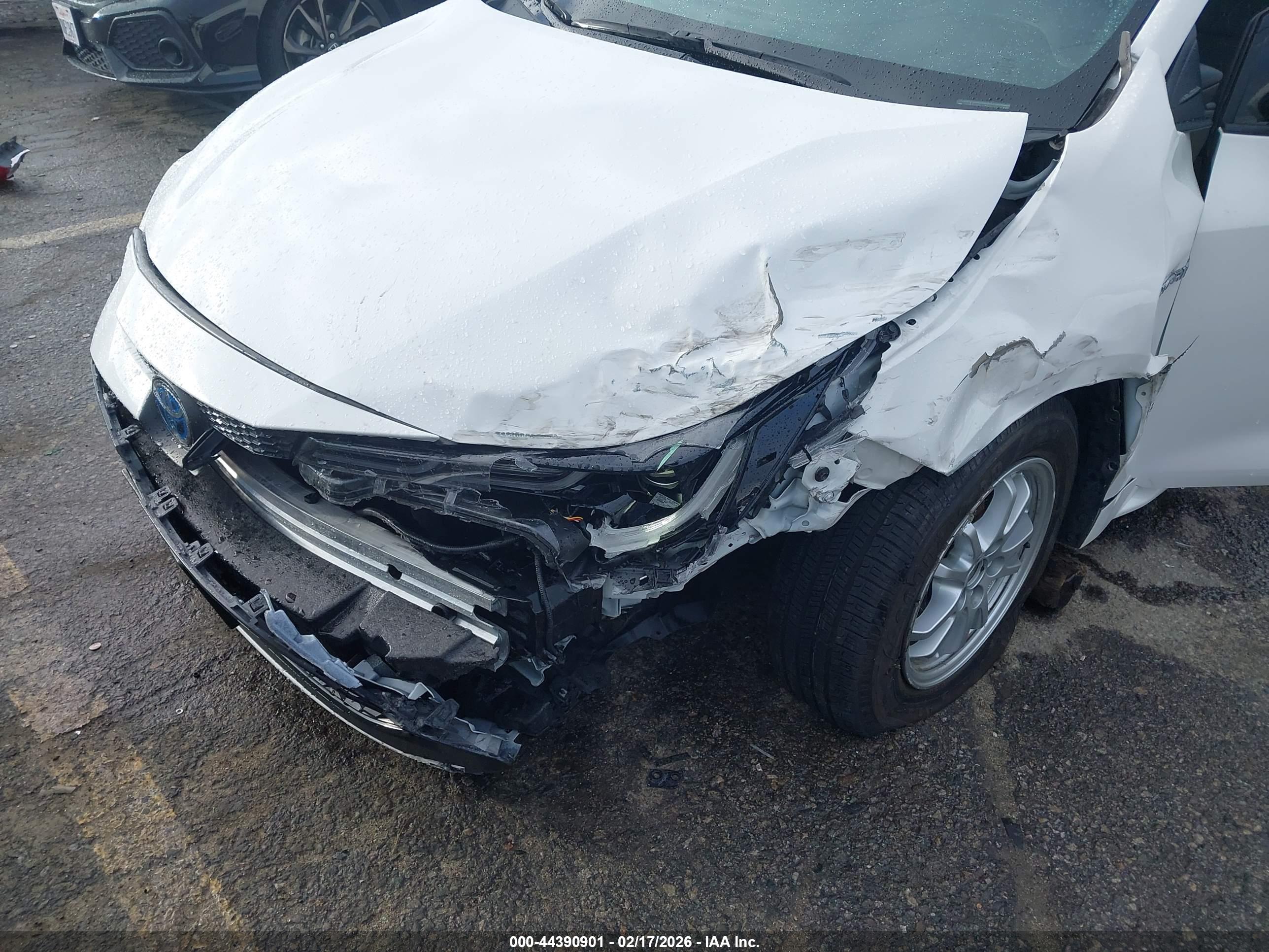 TOYOTA COROLLA image 6