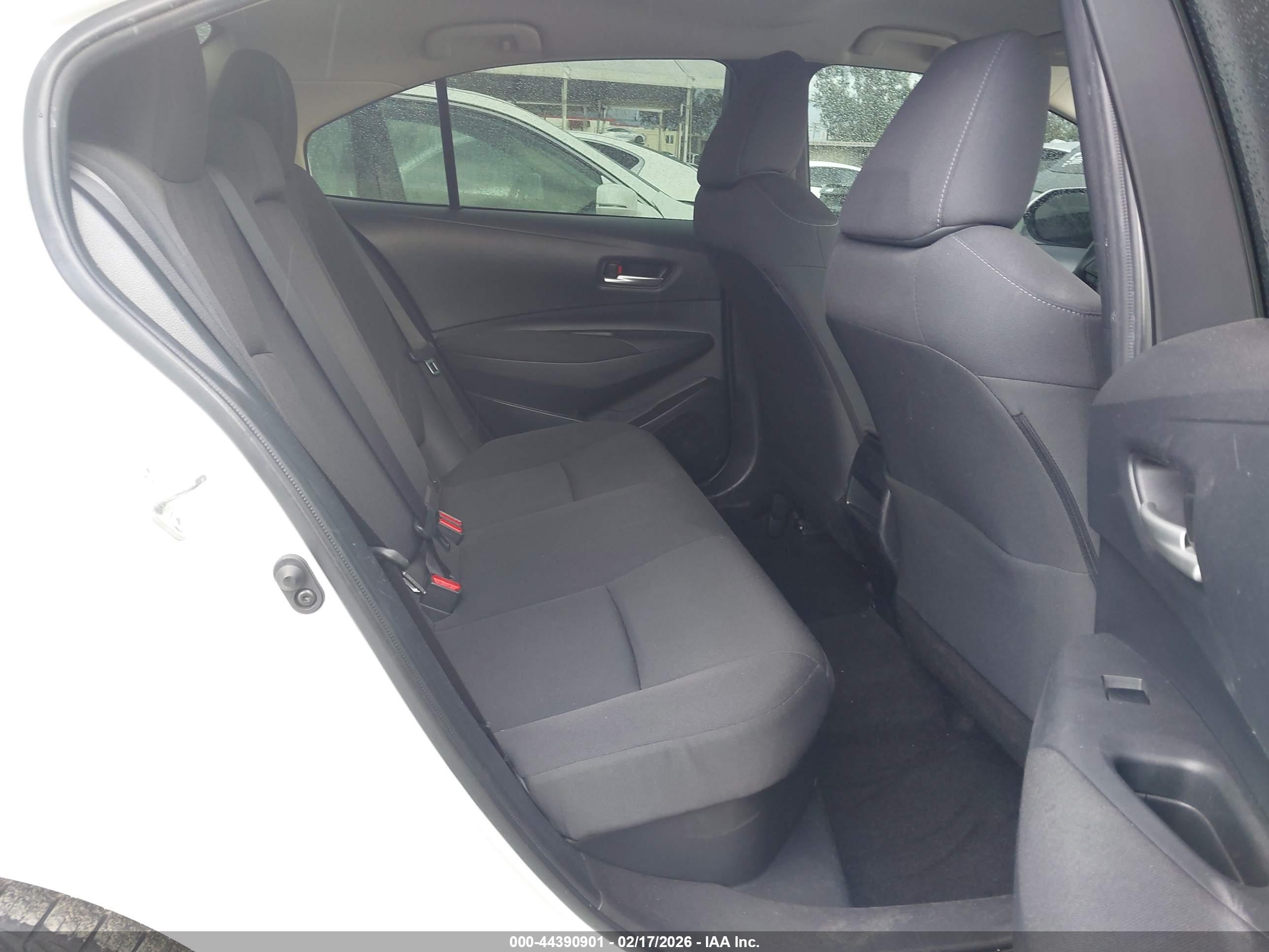 TOYOTA COROLLA image 8