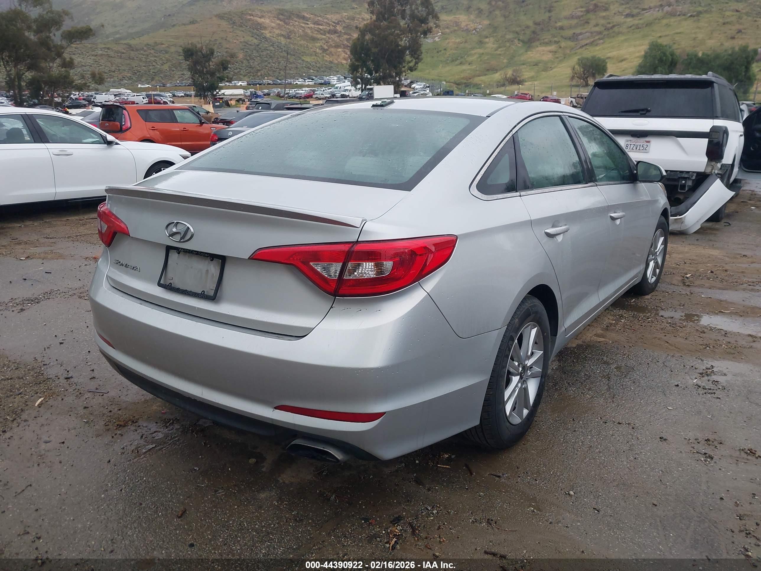 HYUNDAI SONATA image 4