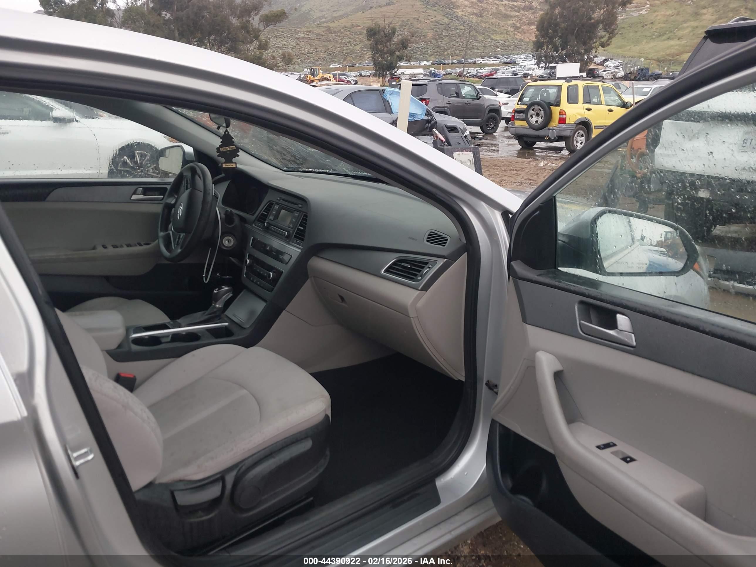 HYUNDAI SONATA image 5