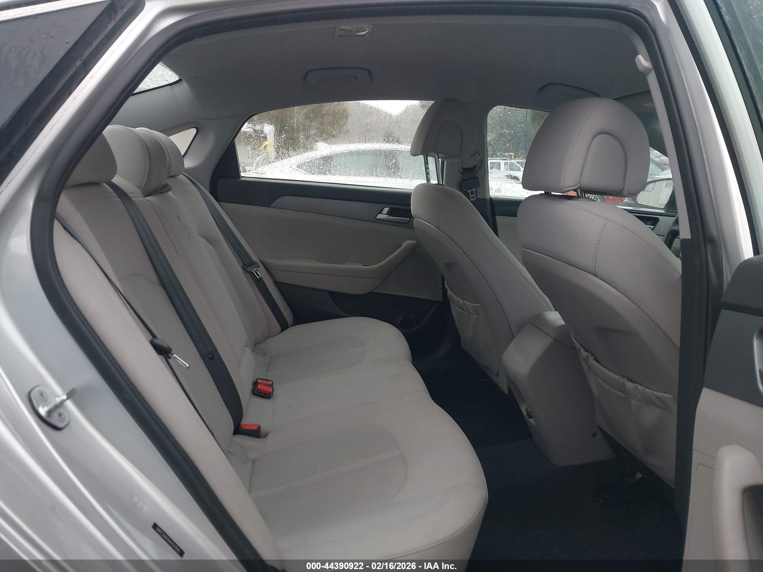 HYUNDAI SONATA image 8