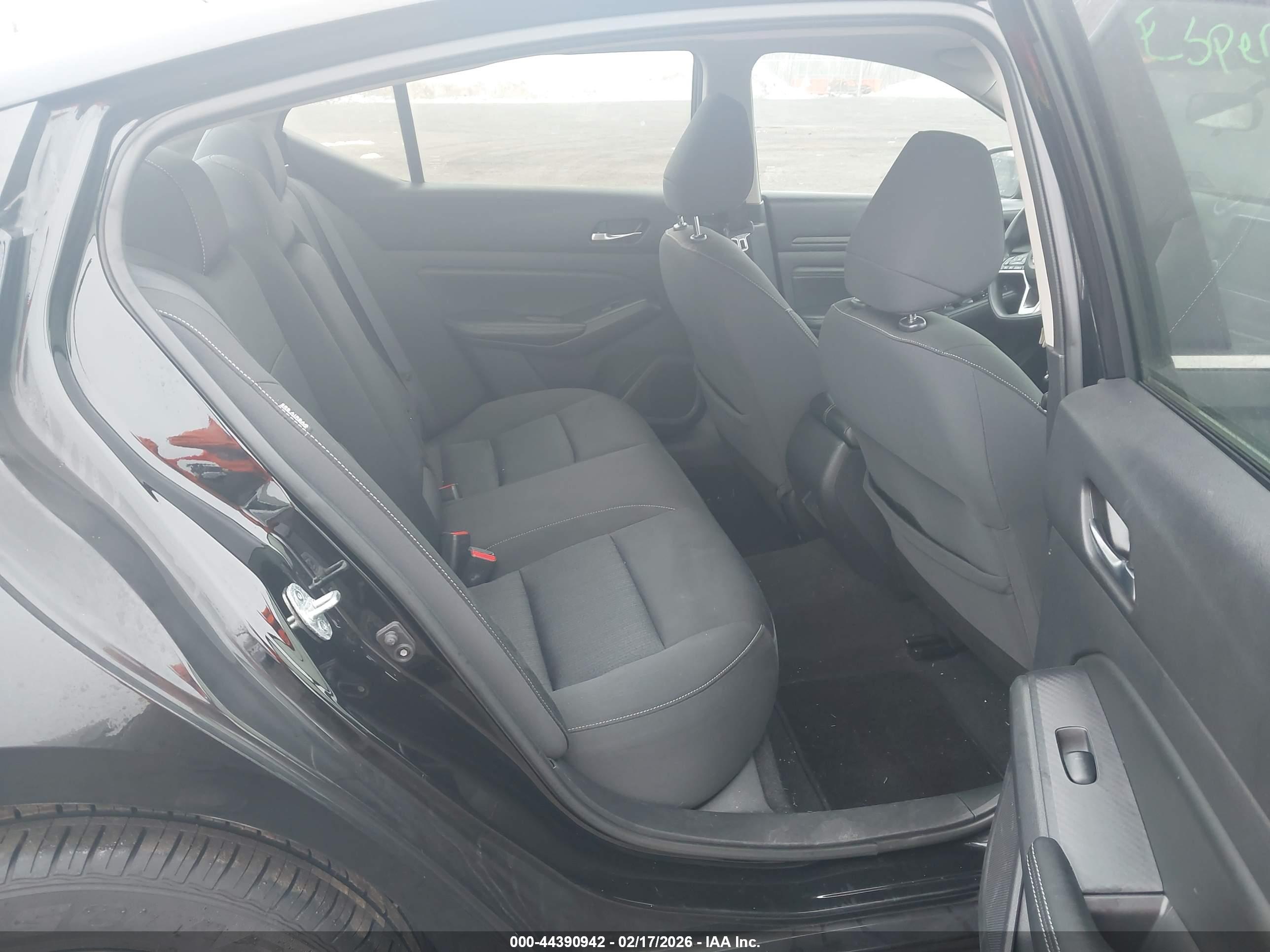 NISSAN ALTIMA image 8