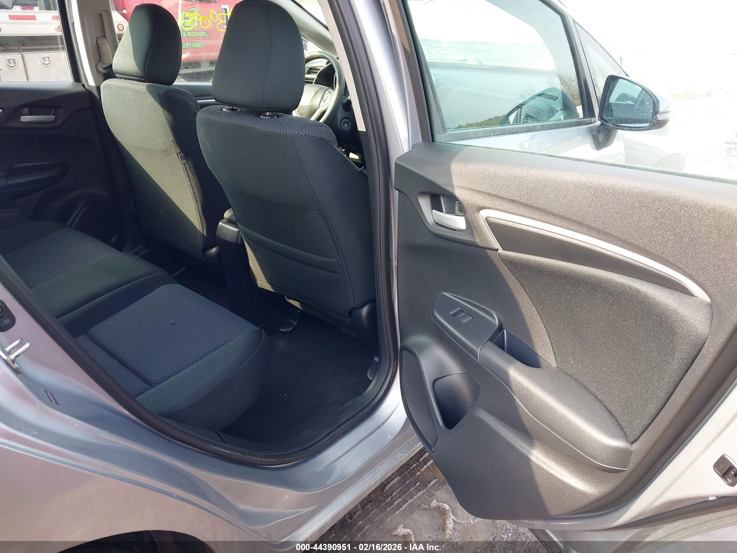 HONDA FIT image 8
