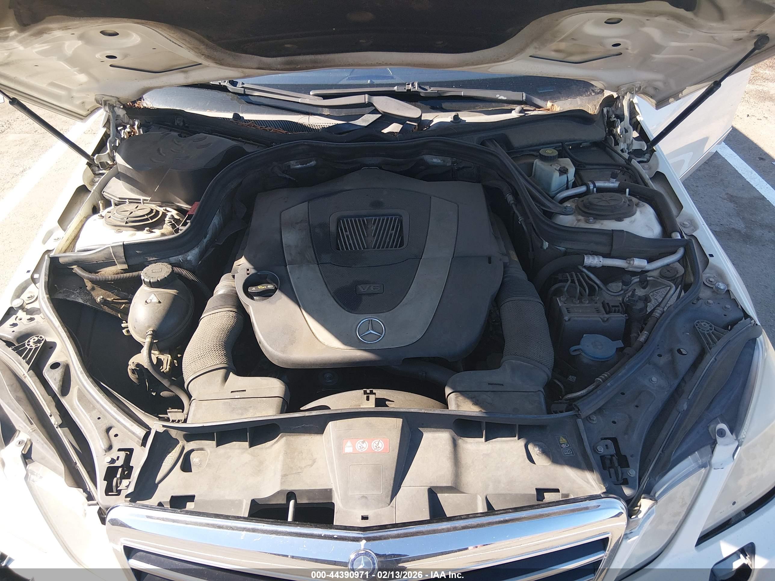 MERCEDES-BENZ E image 10