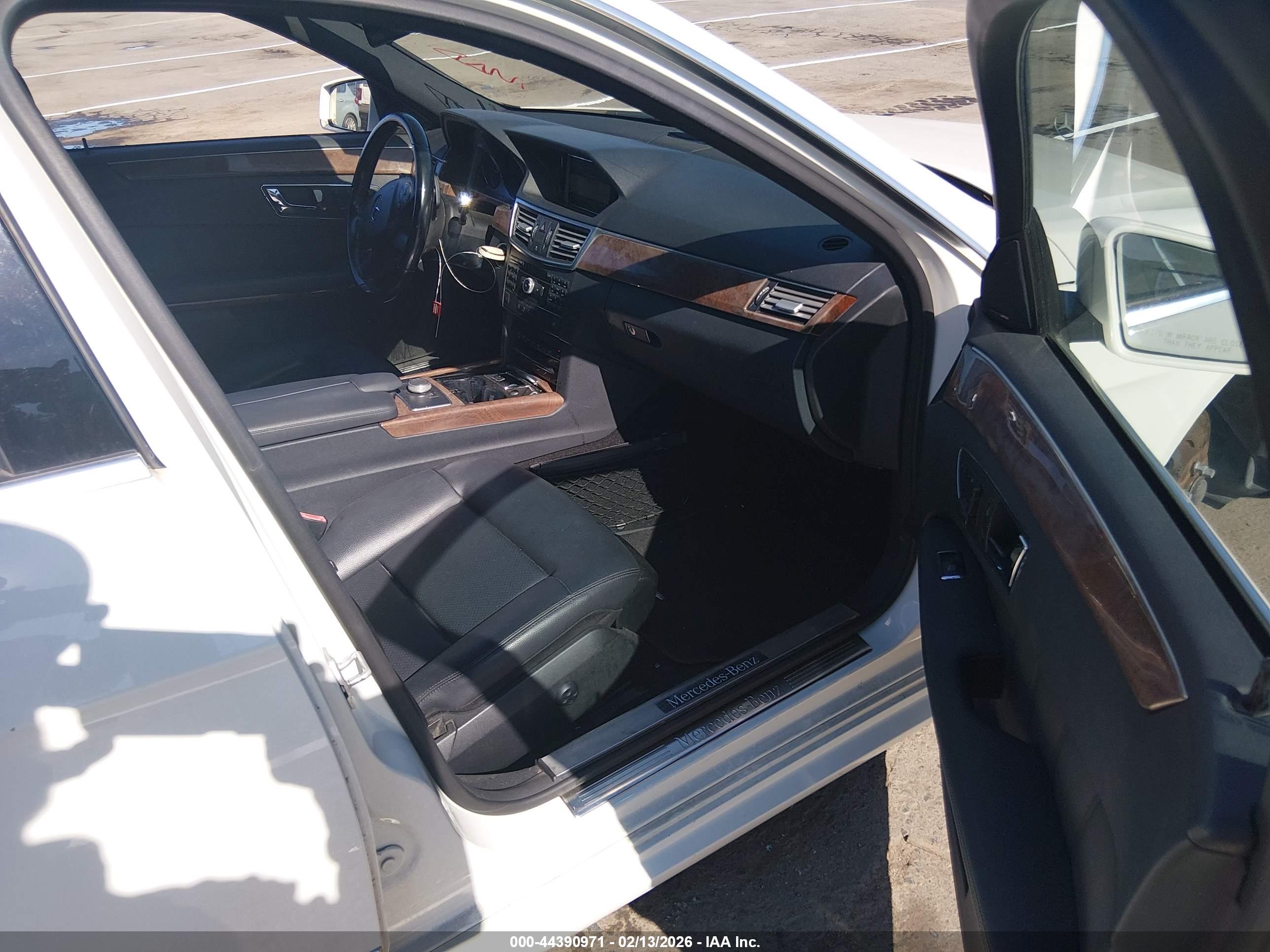 MERCEDES-BENZ E image 5