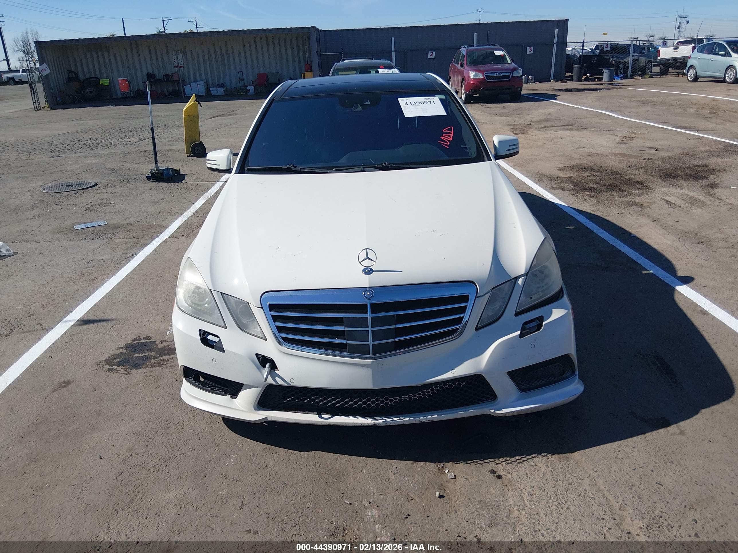 MERCEDES-BENZ E image 6