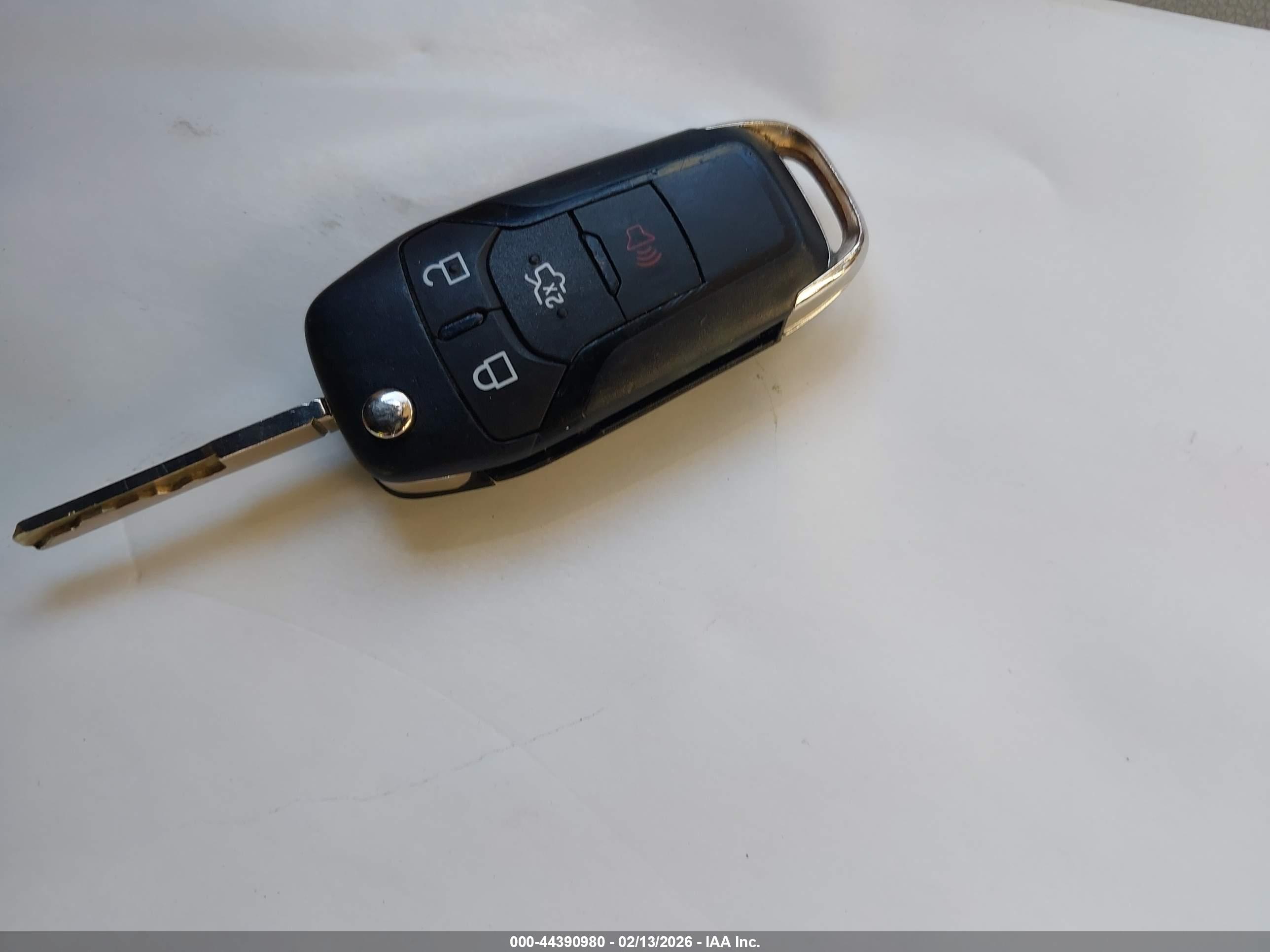 FORD FUSION image 11