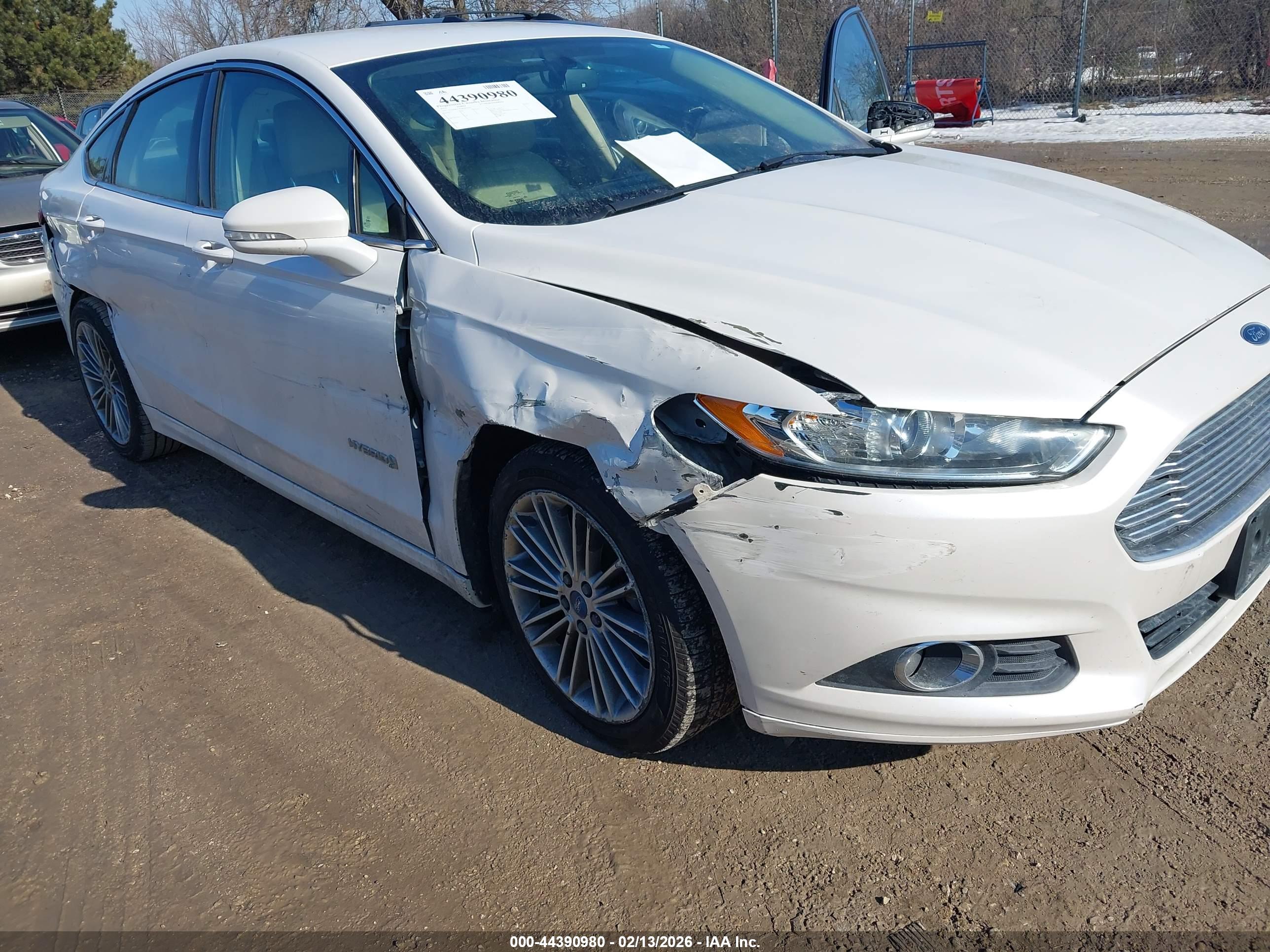 FORD FUSION image 6