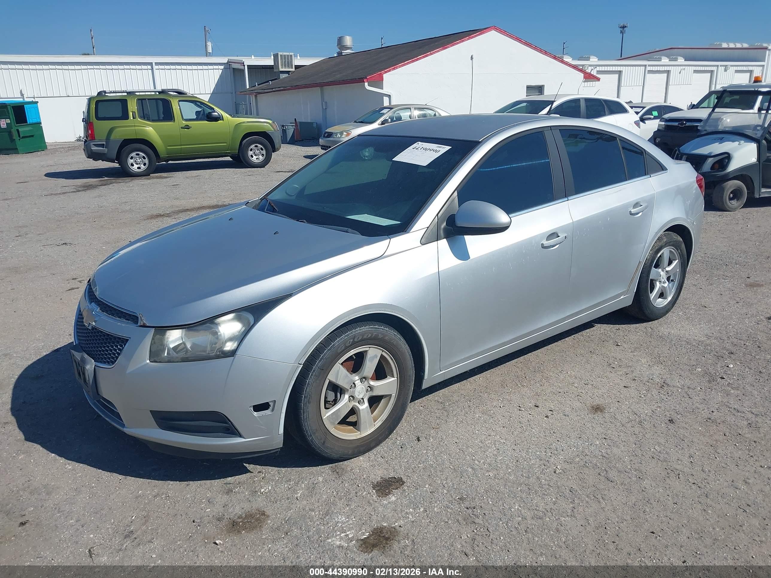 CHEVROLET CRUZE image 2