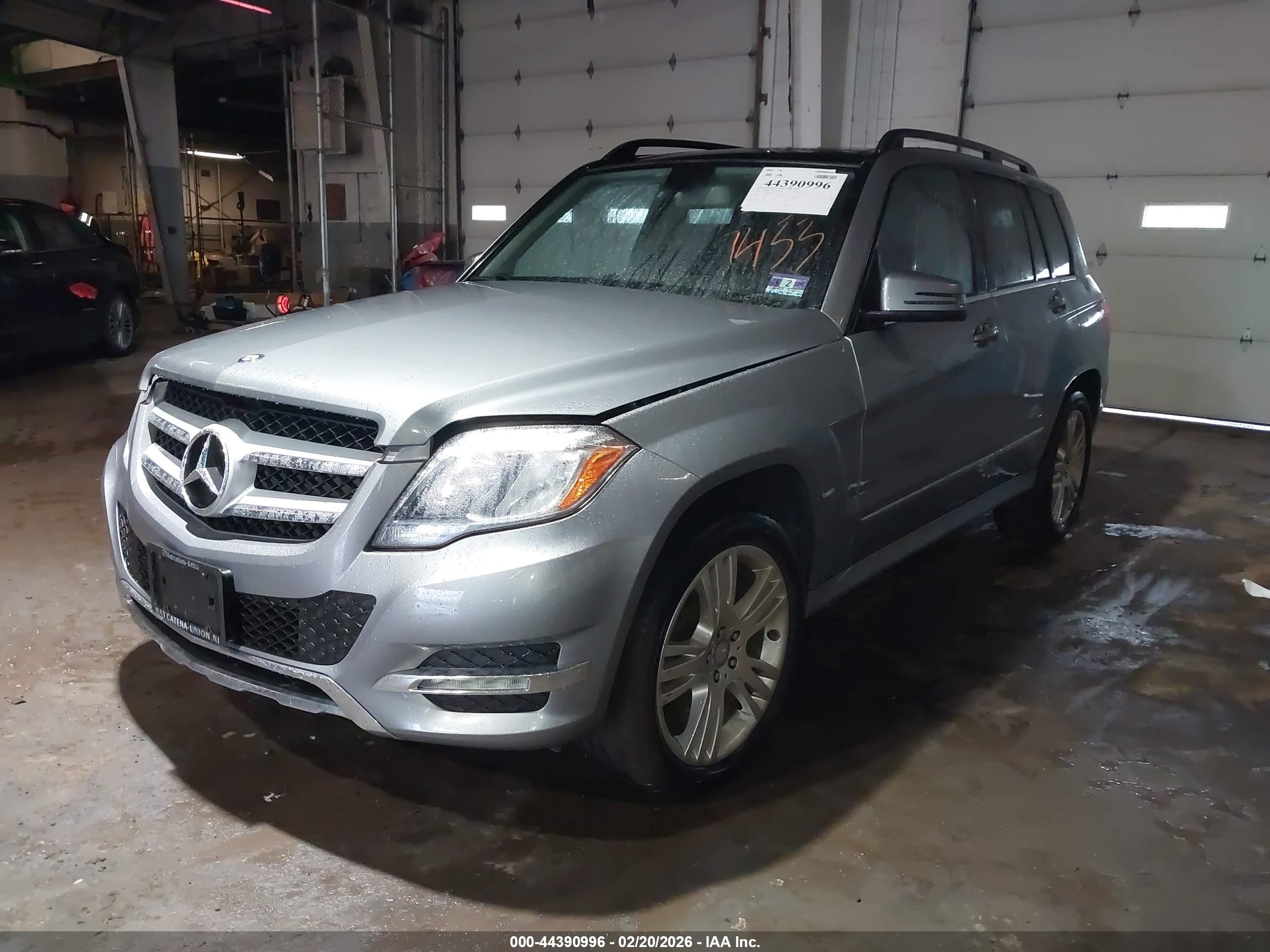 MERCEDES-BENZ GLK image 2