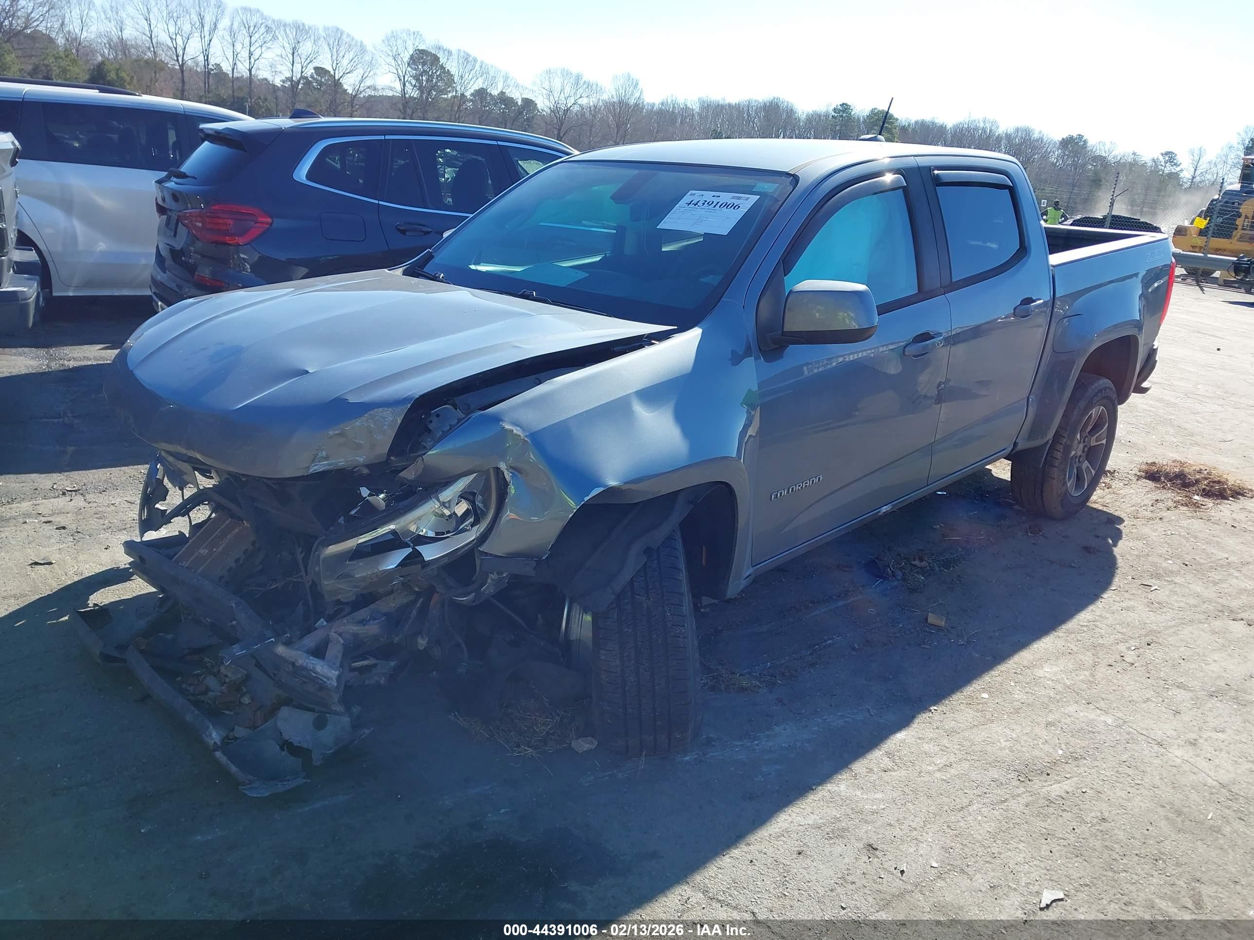 CHEVROLET COLORADO image 2
