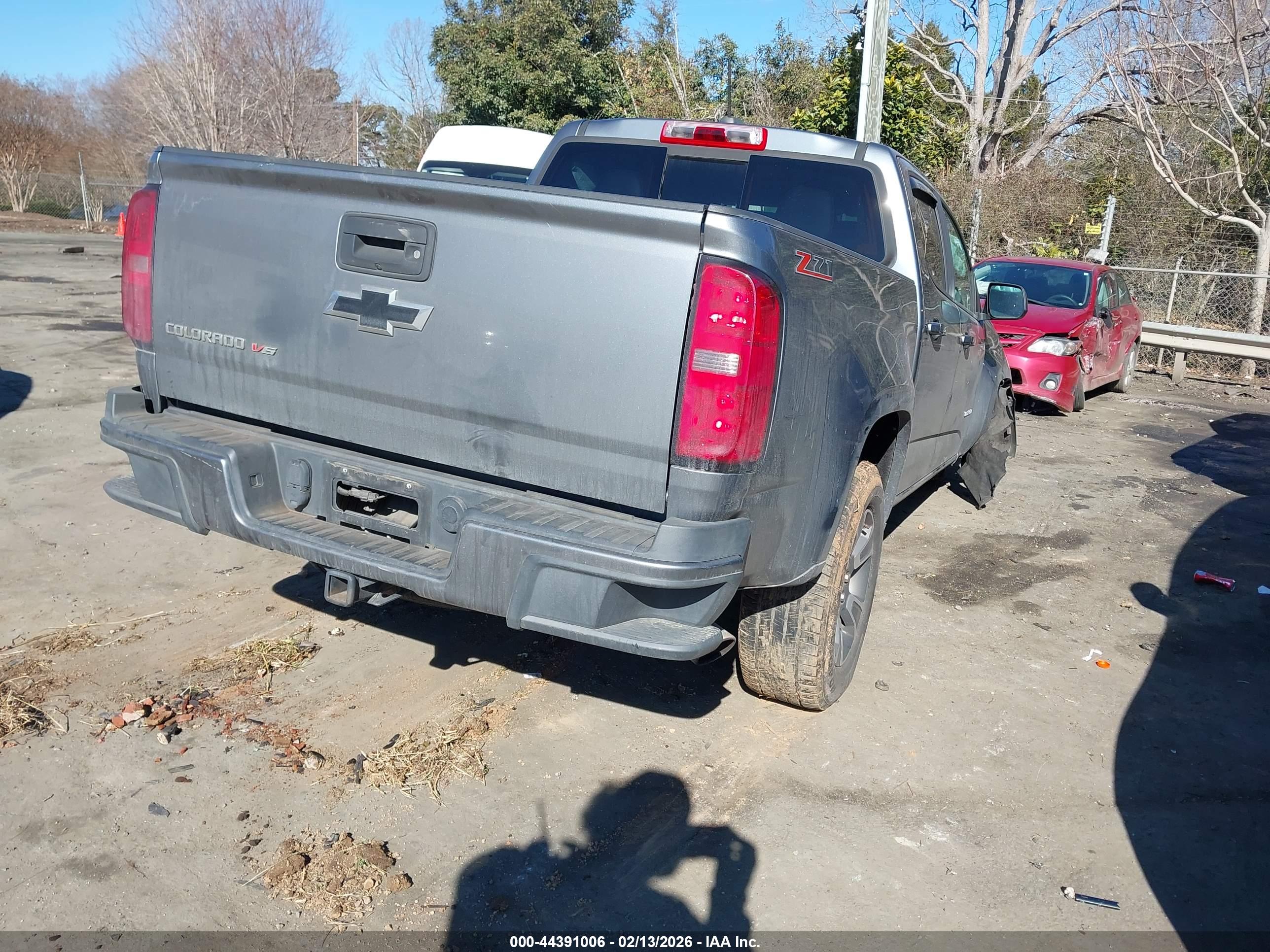 CHEVROLET COLORADO image 4