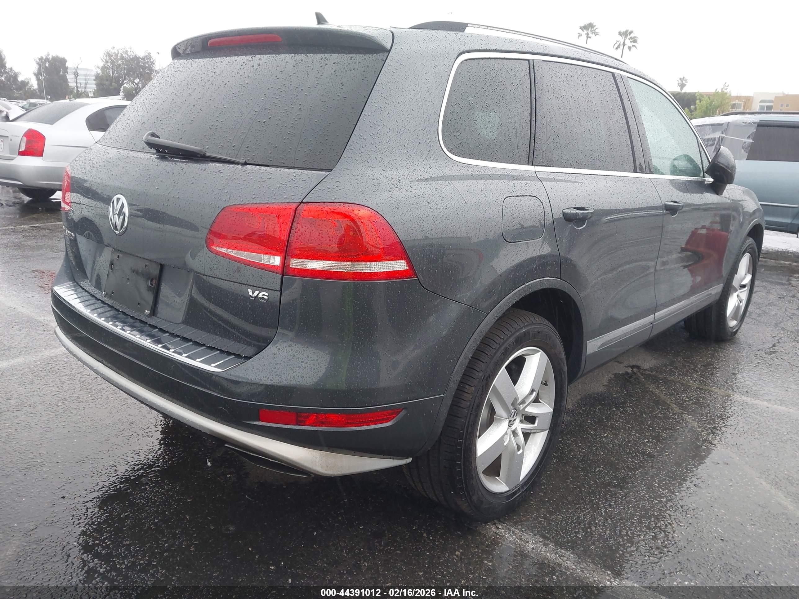 VOLKSWAGEN TOUAREG image 4