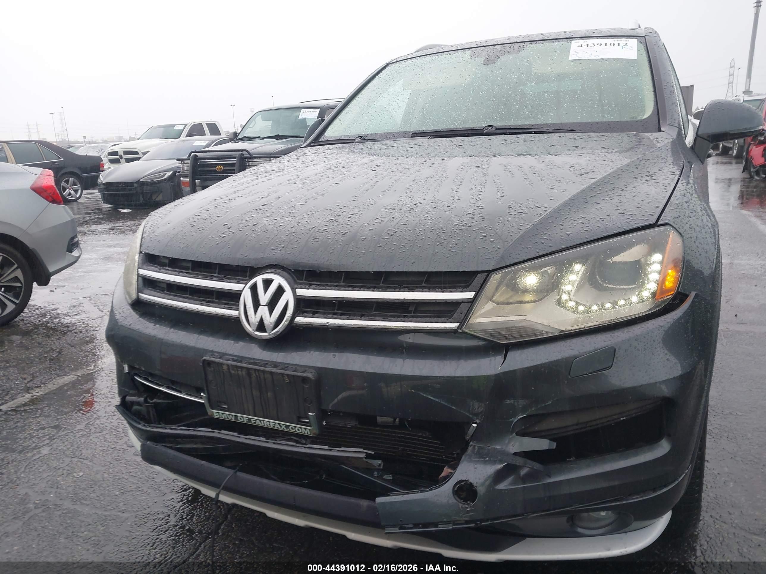 VOLKSWAGEN TOUAREG image 6