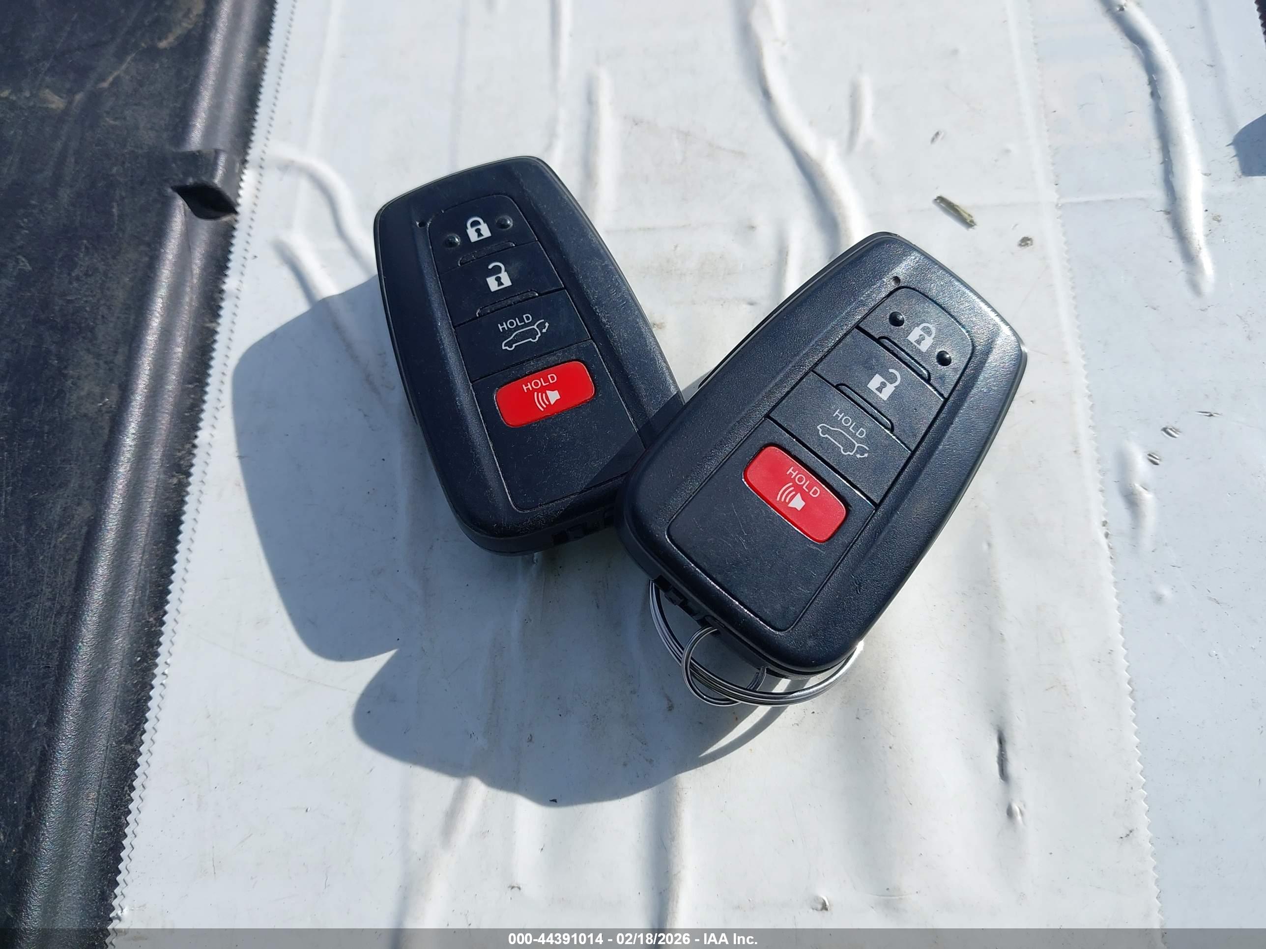 TOYOTA RAV4 image 11