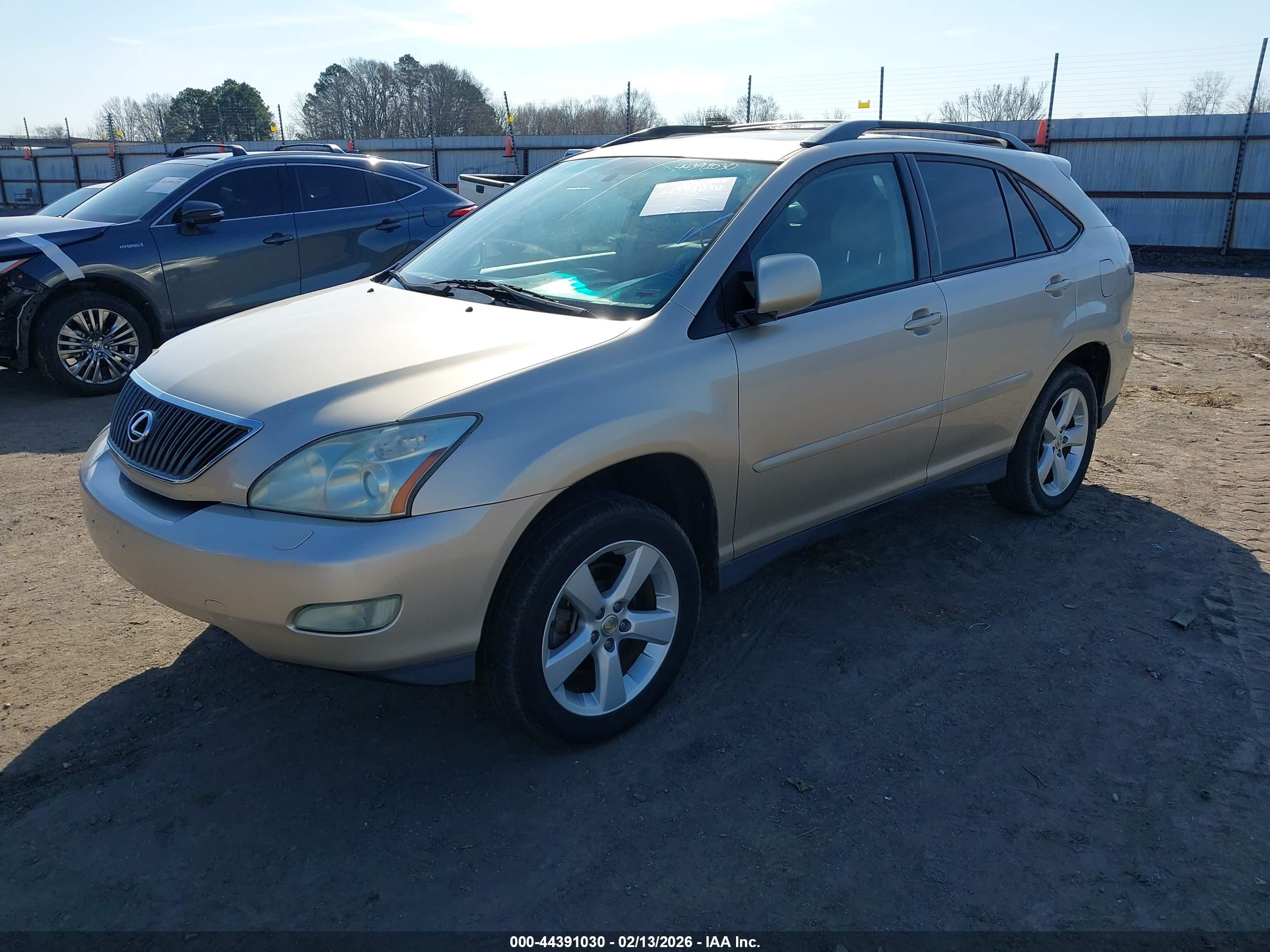 LEXUS RX image 2