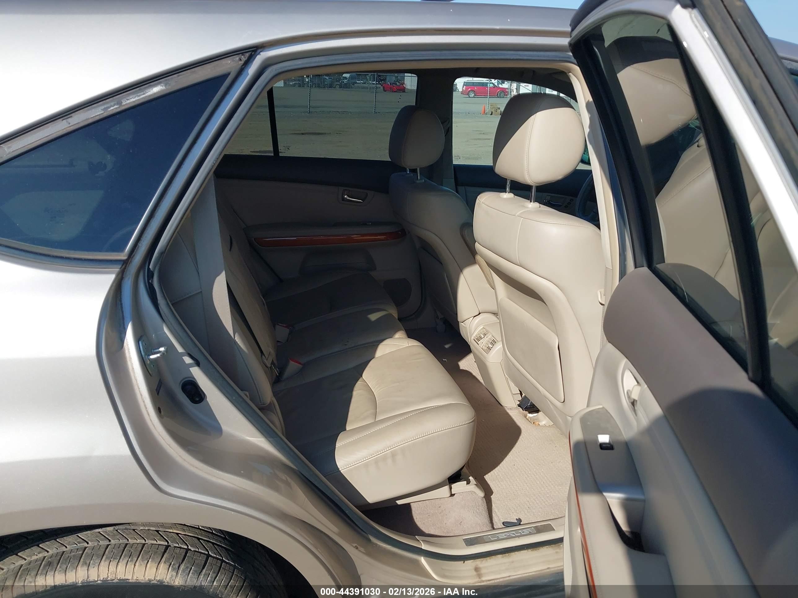 LEXUS RX image 8