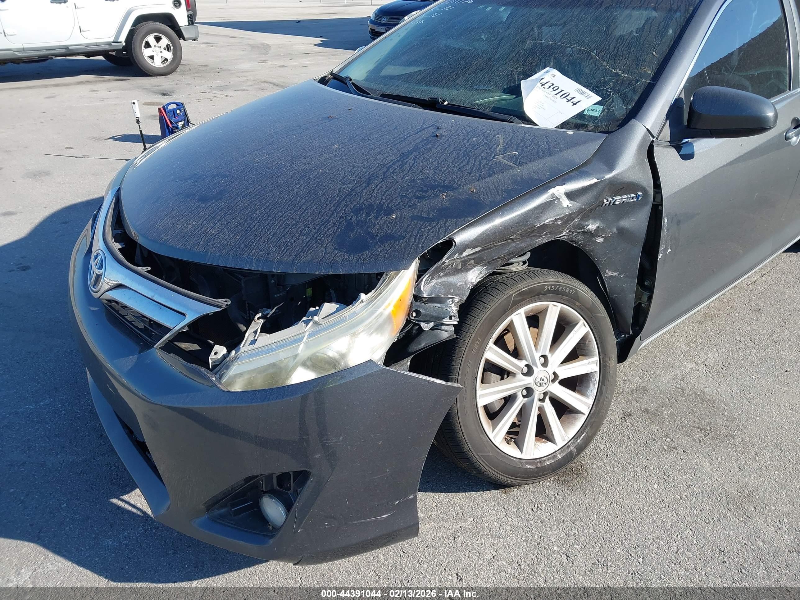 TOYOTA CAMRY image 6
