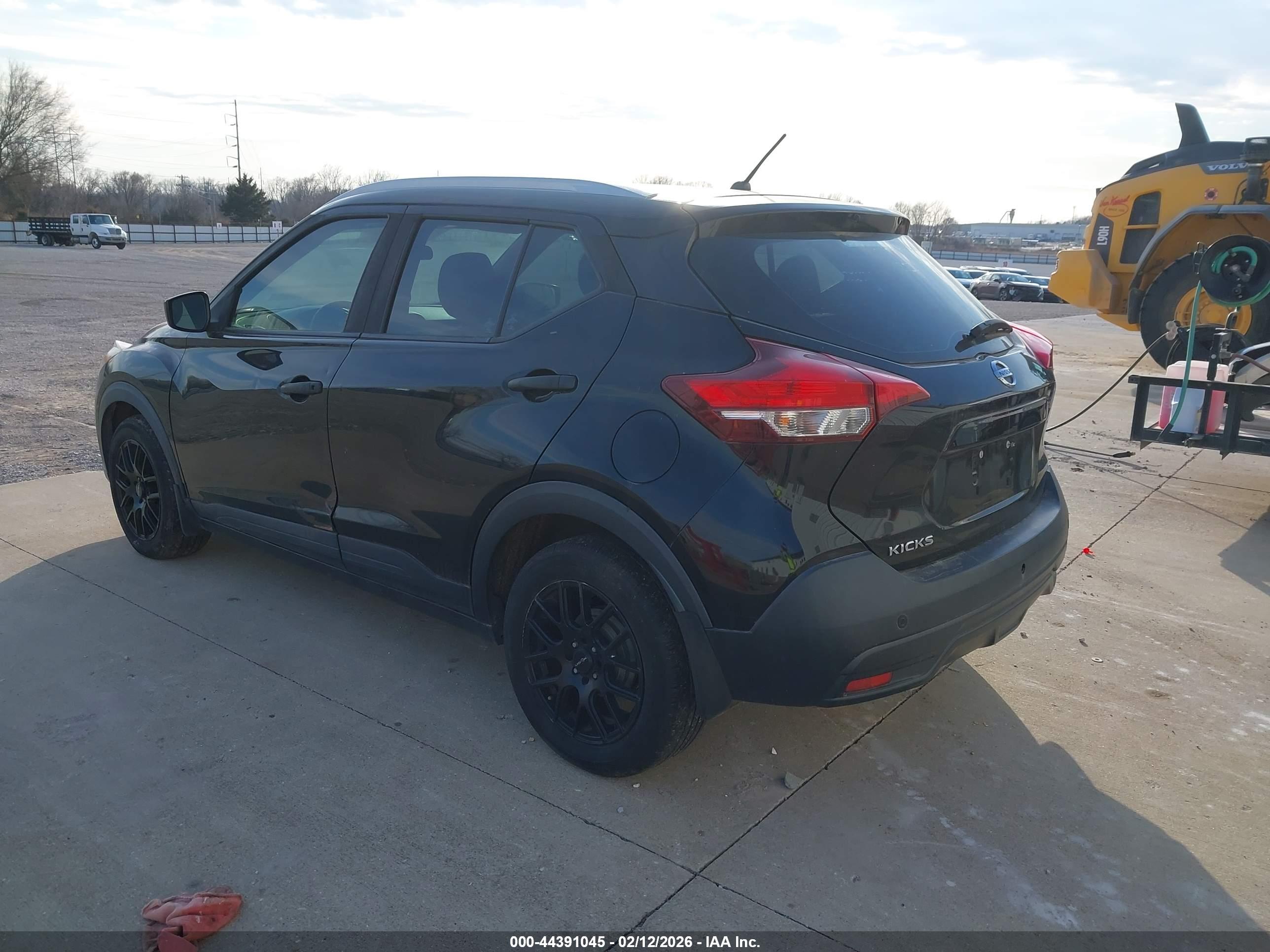 NISSAN KICKS image 3