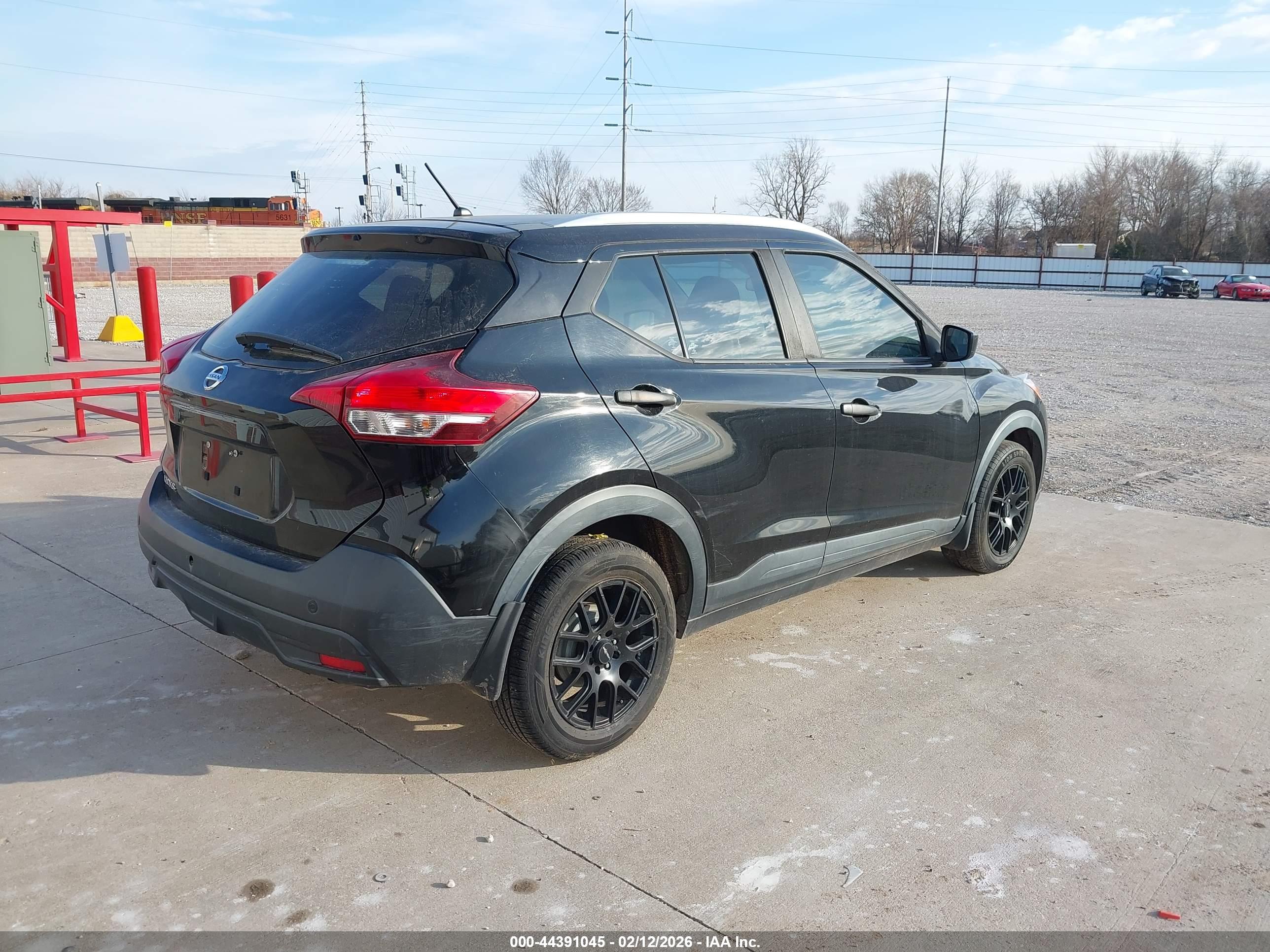 NISSAN KICKS image 4