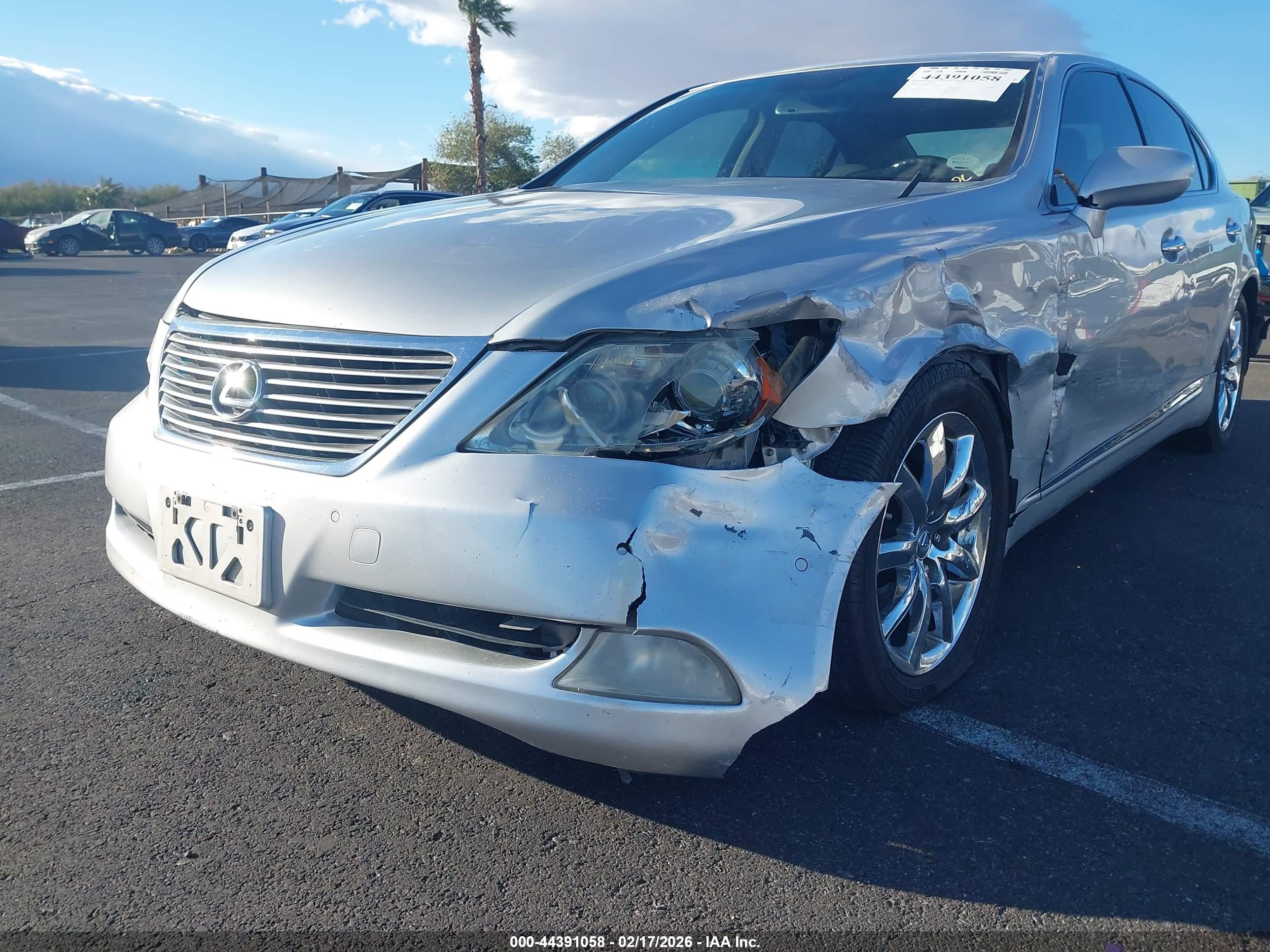 LEXUS LS image 6