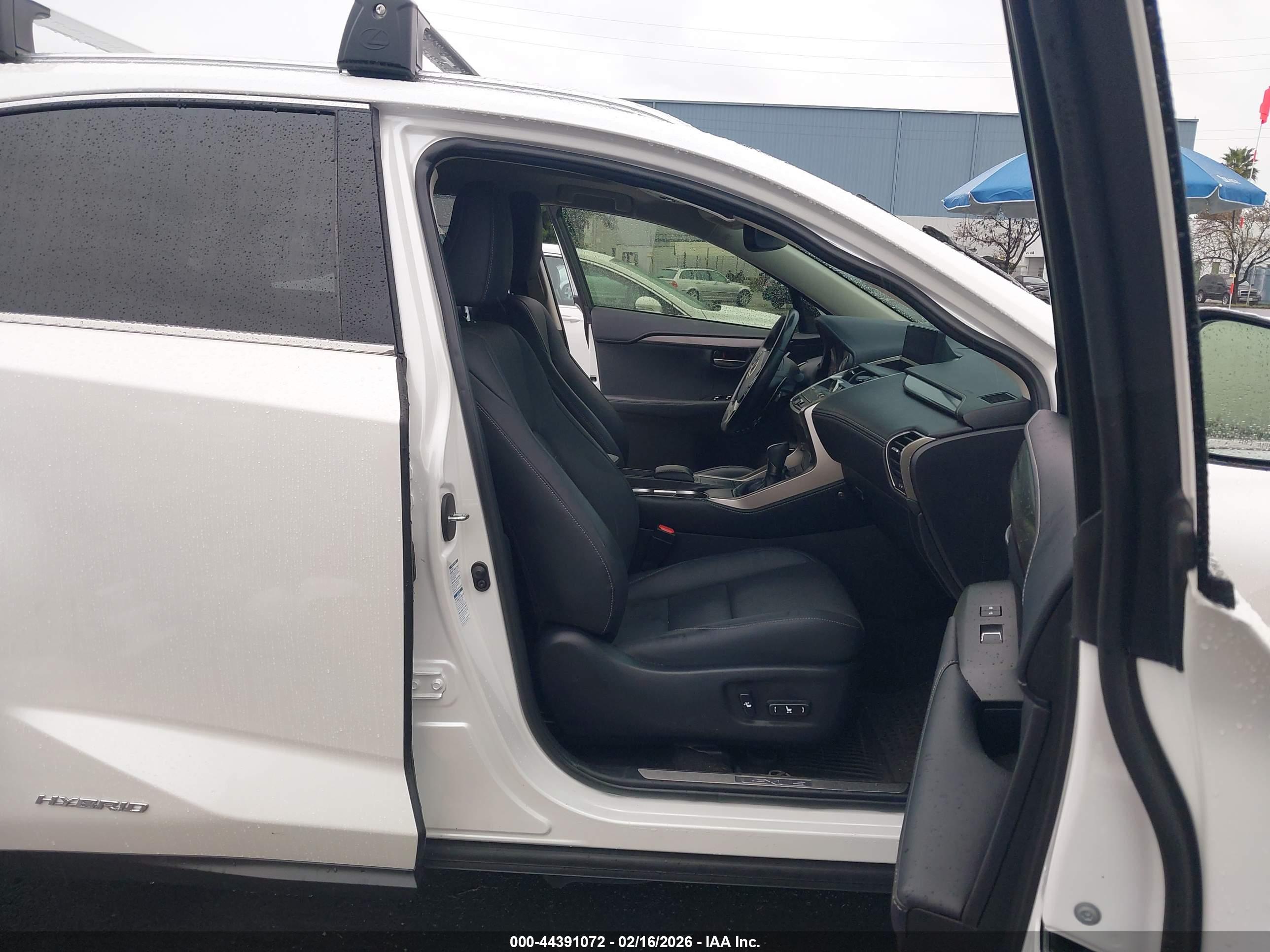 LEXUS NX image 5