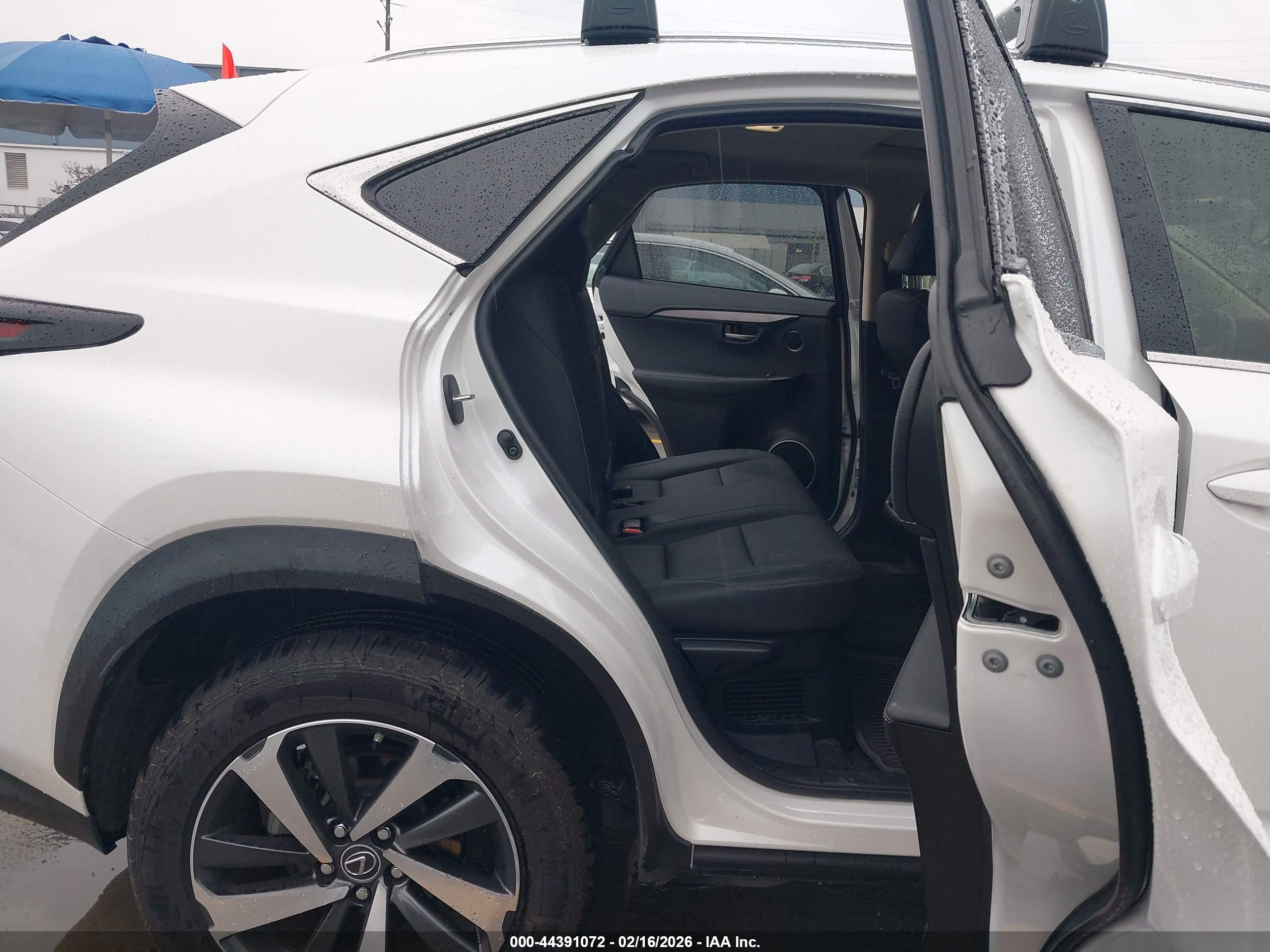 LEXUS NX image 8