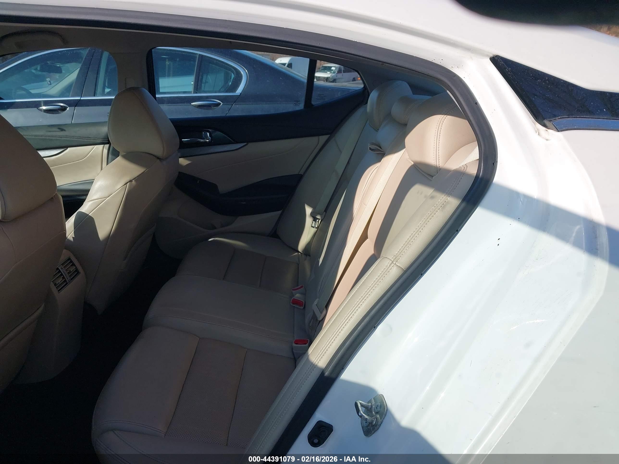 NISSAN MAXIMA image 8