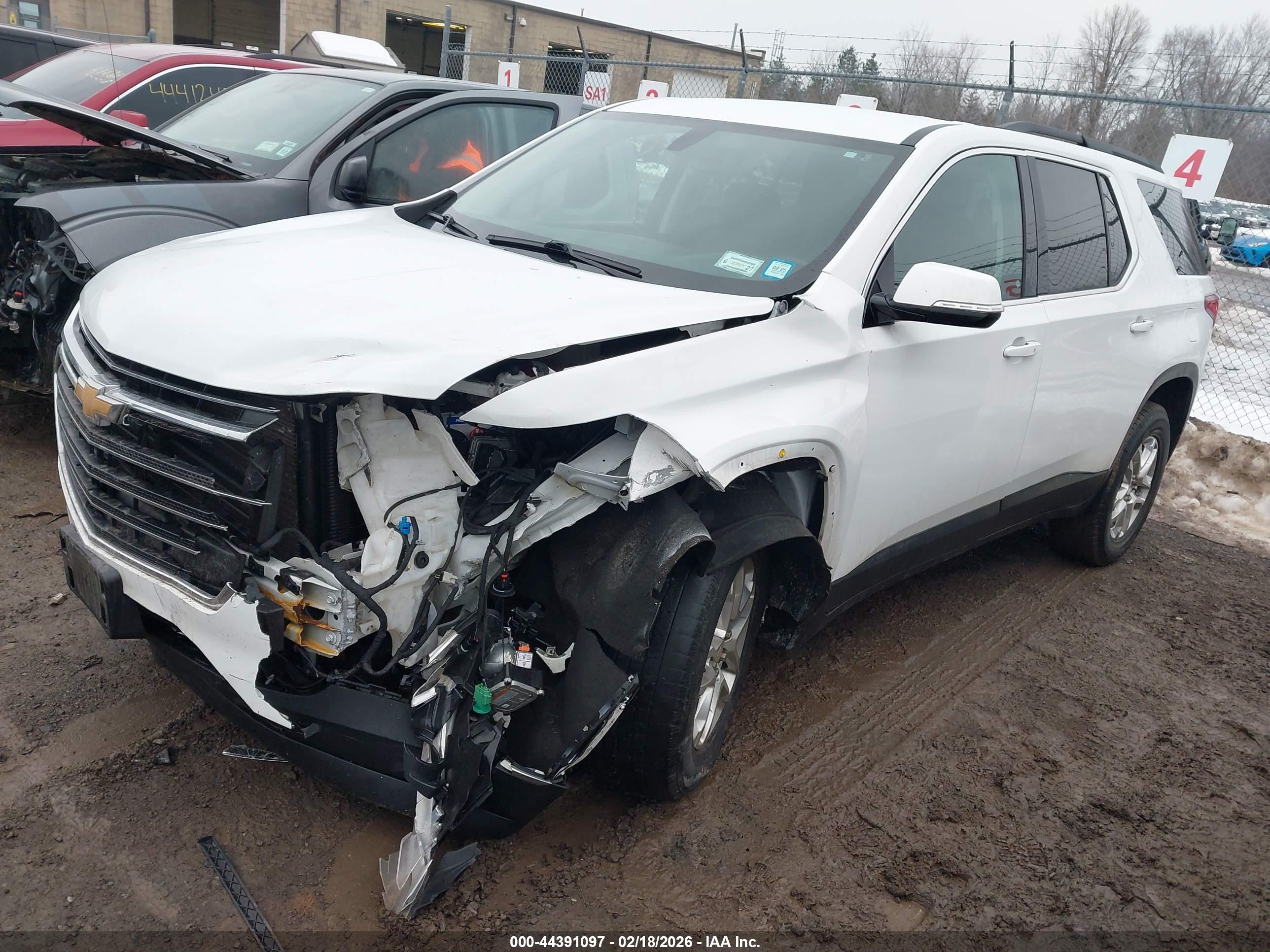 CHEVROLET TRAVERSE image 2