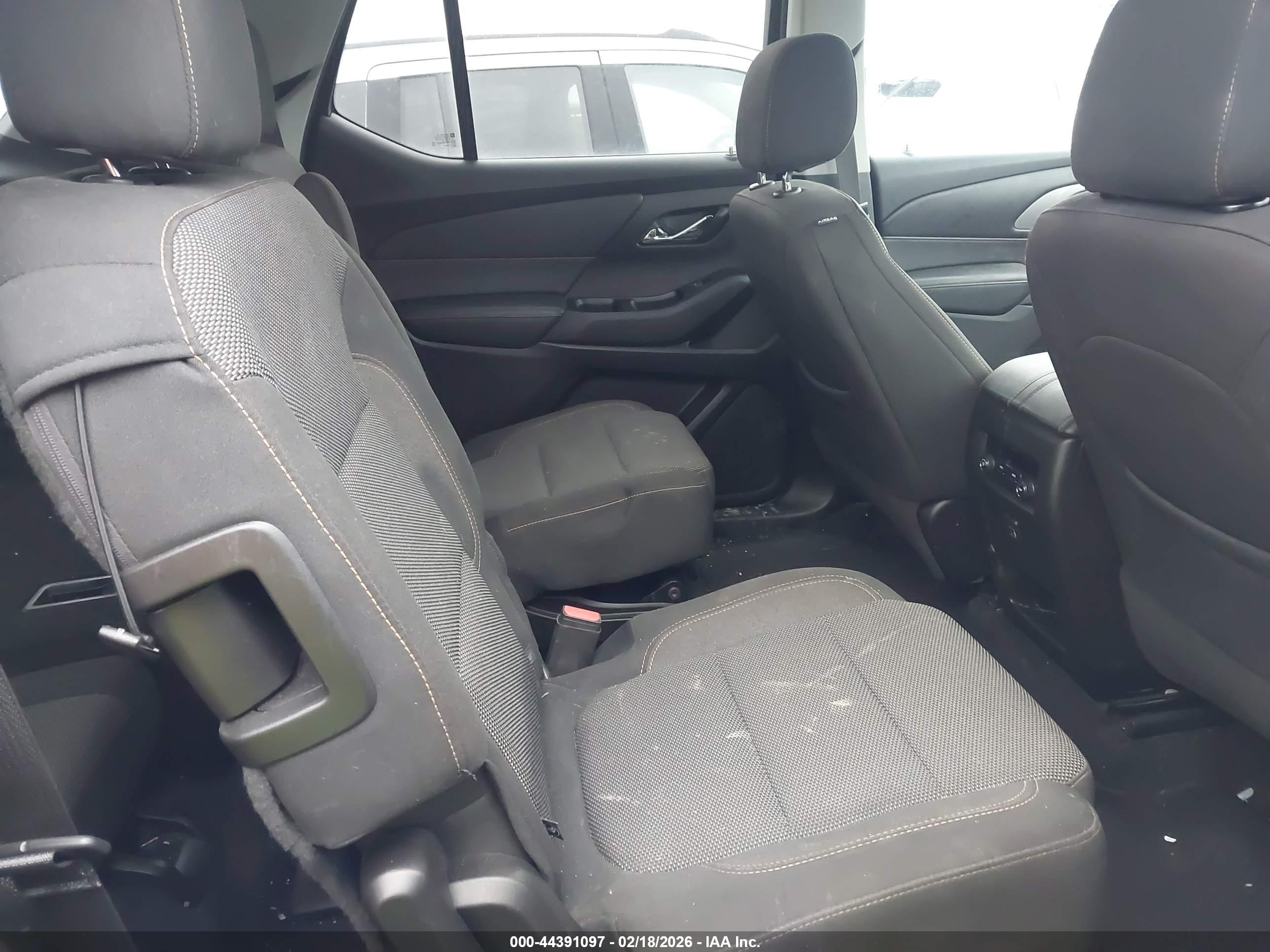 CHEVROLET TRAVERSE image 8