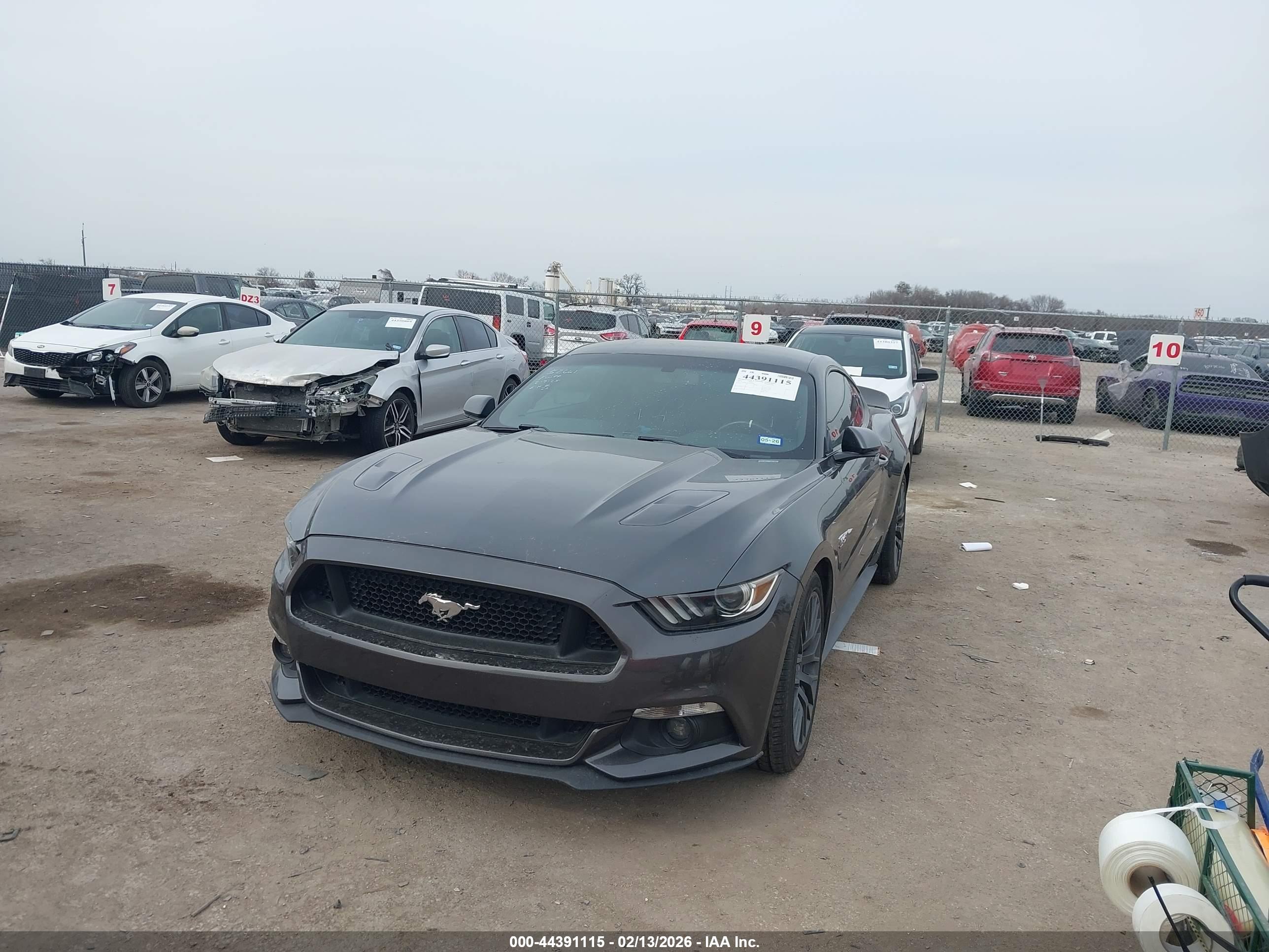 FORD MUSTANG image 2